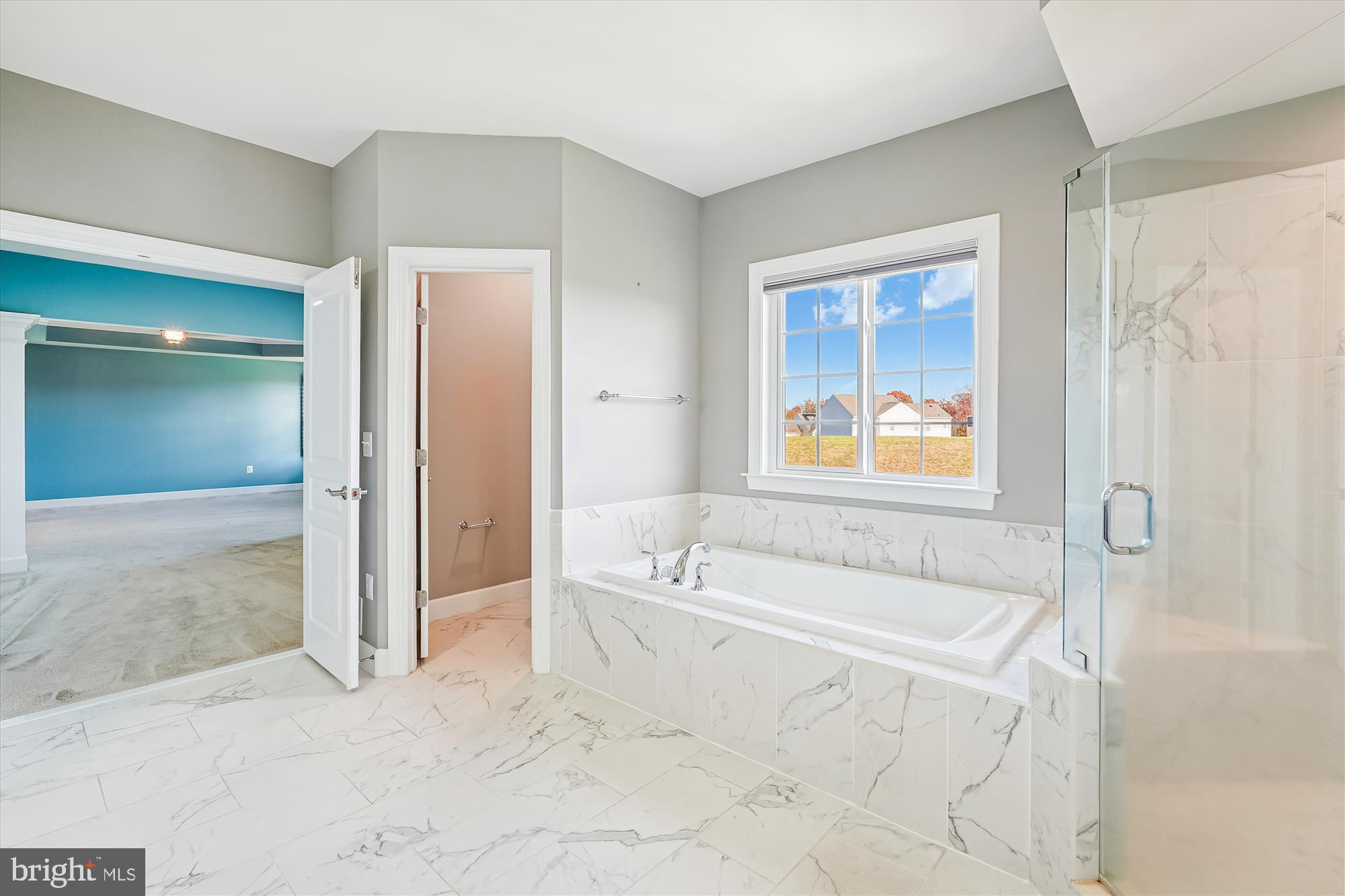 HUNTLEIGH AT CREIGHTON FARMS - Residential