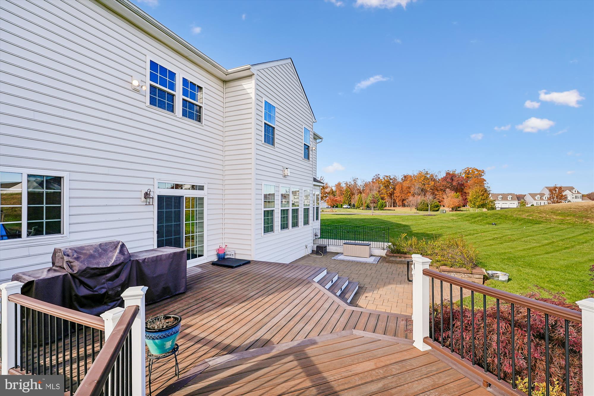 HUNTLEIGH AT CREIGHTON FARMS - Residential