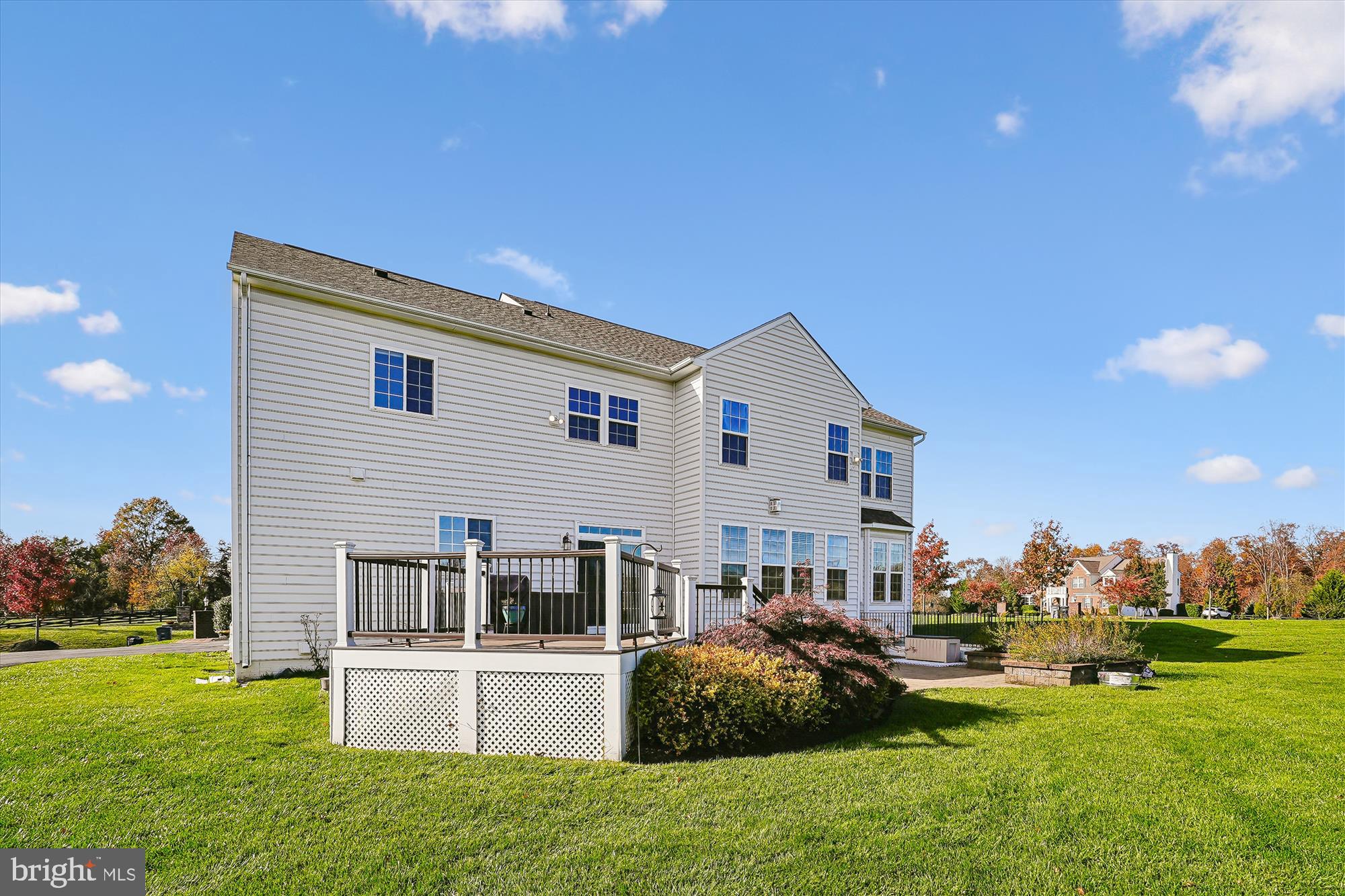 HUNTLEIGH AT CREIGHTON FARMS - Residential
