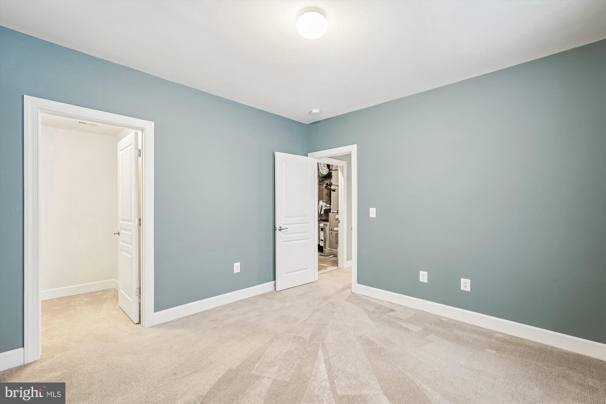 CREIGHTON FARMS - Residential