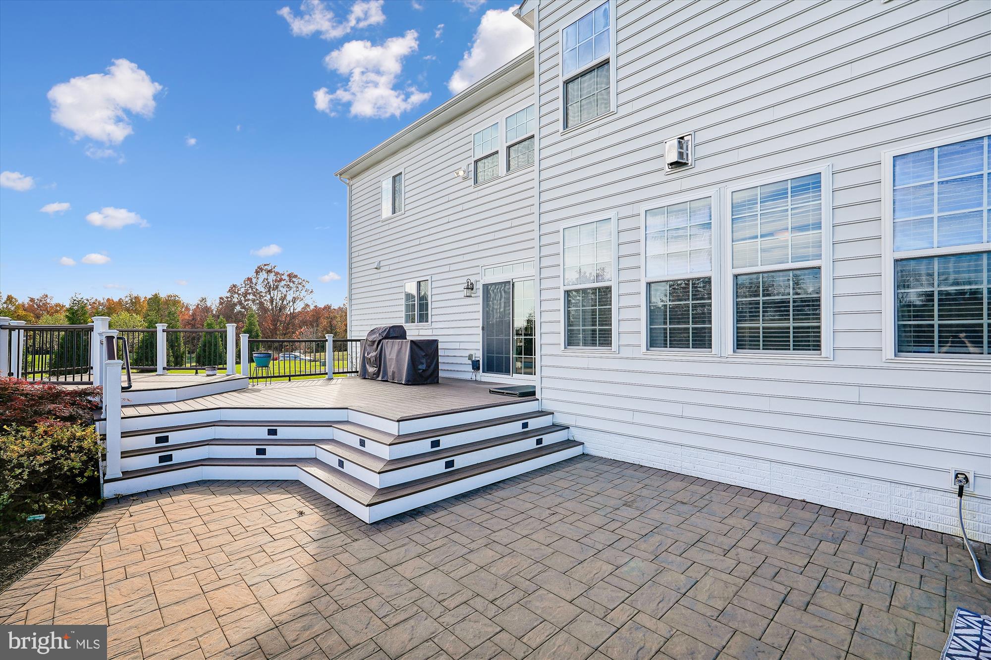 HUNTLEIGH AT CREIGHTON FARMS - Residential