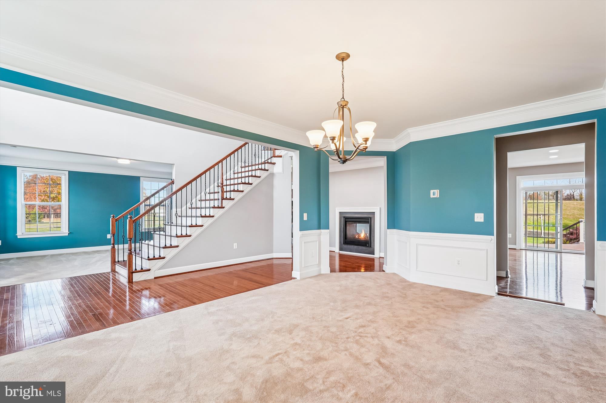 HUNTLEIGH AT CREIGHTON FARMS - Residential