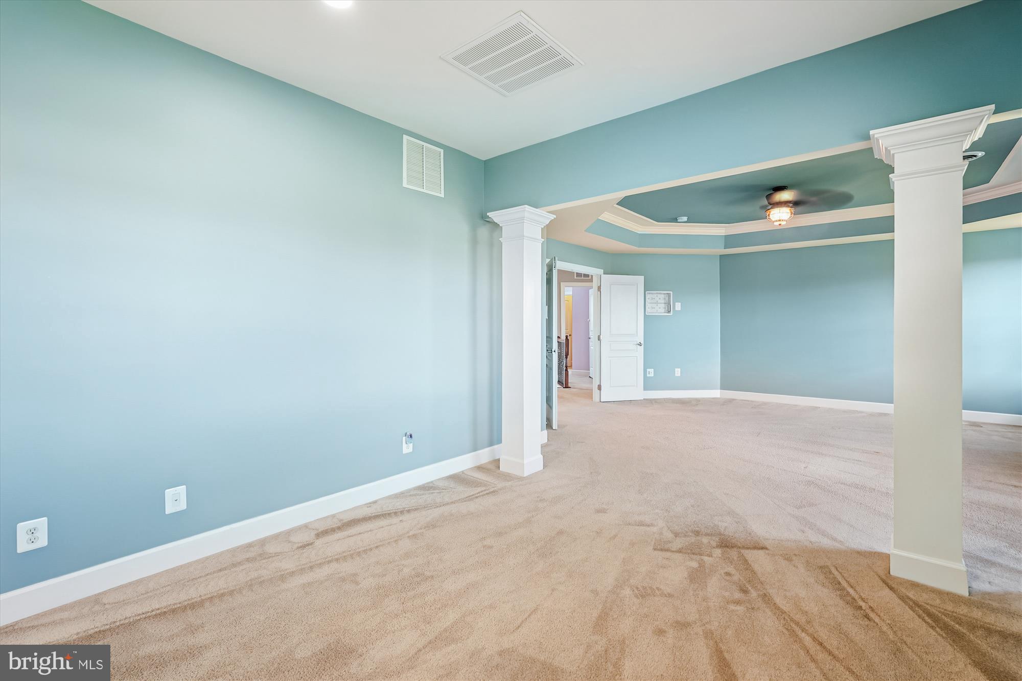 HUNTLEIGH AT CREIGHTON FARMS - Residential