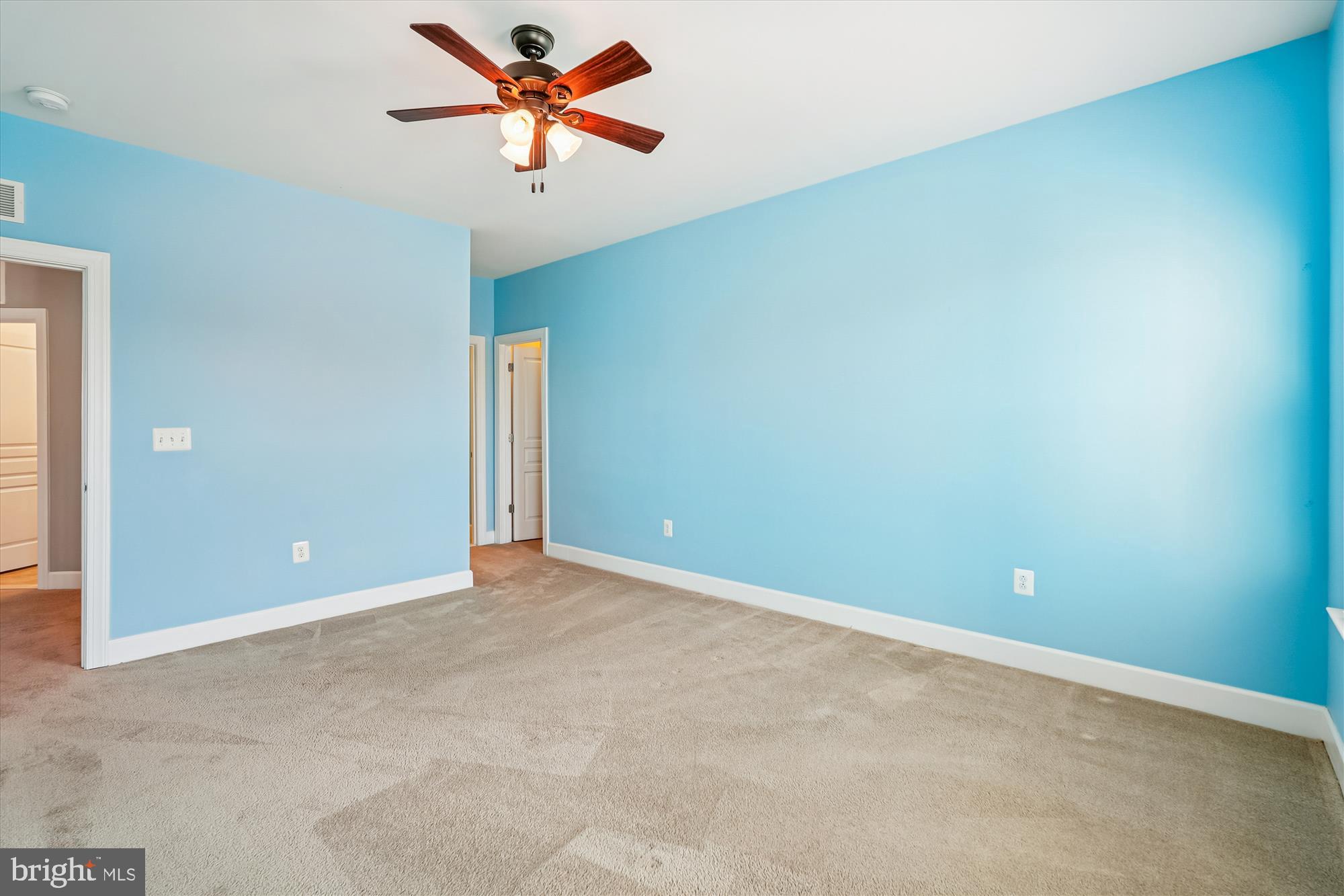 HUNTLEIGH AT CREIGHTON FARMS - Residential