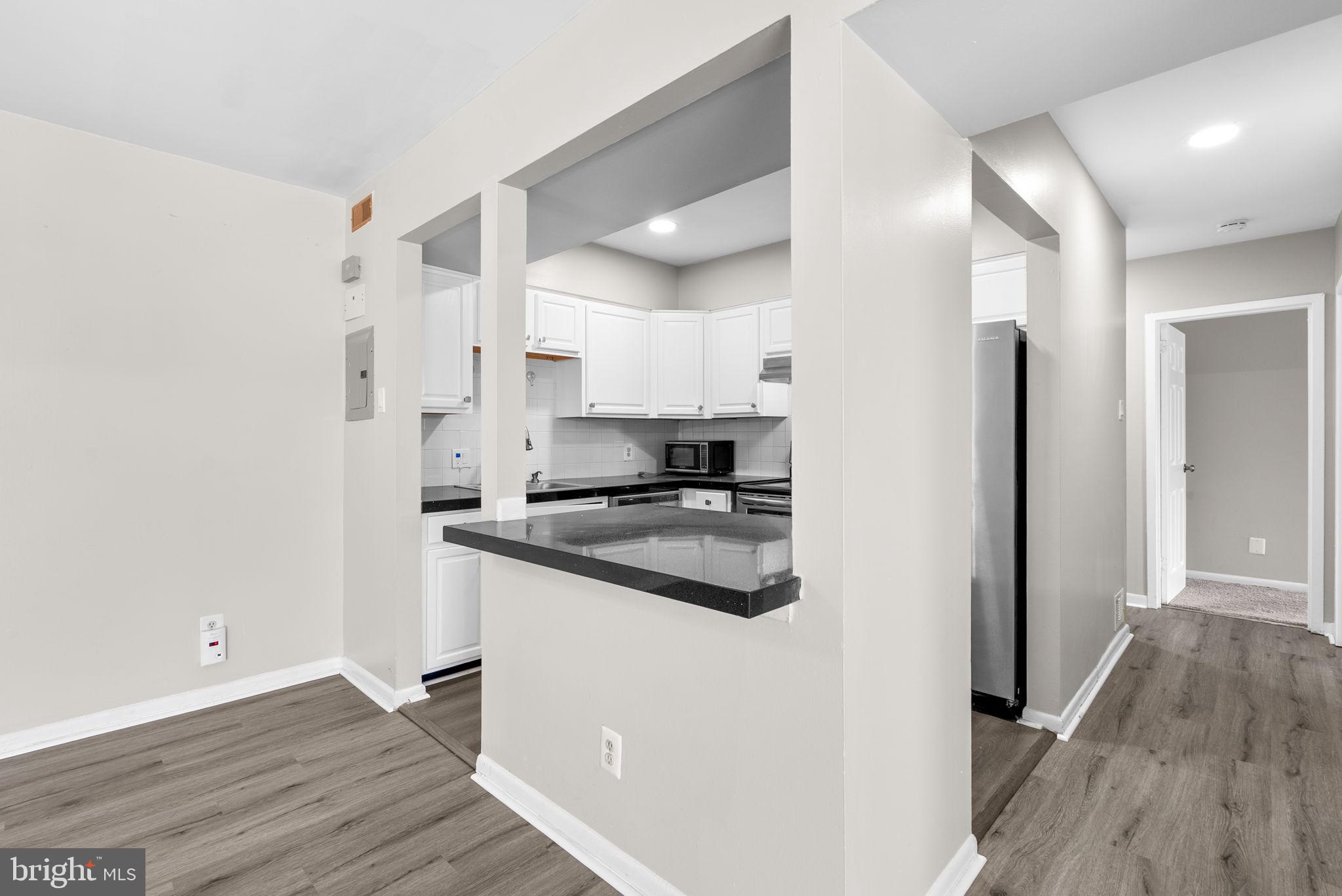 TREETOP CONDO - Residential