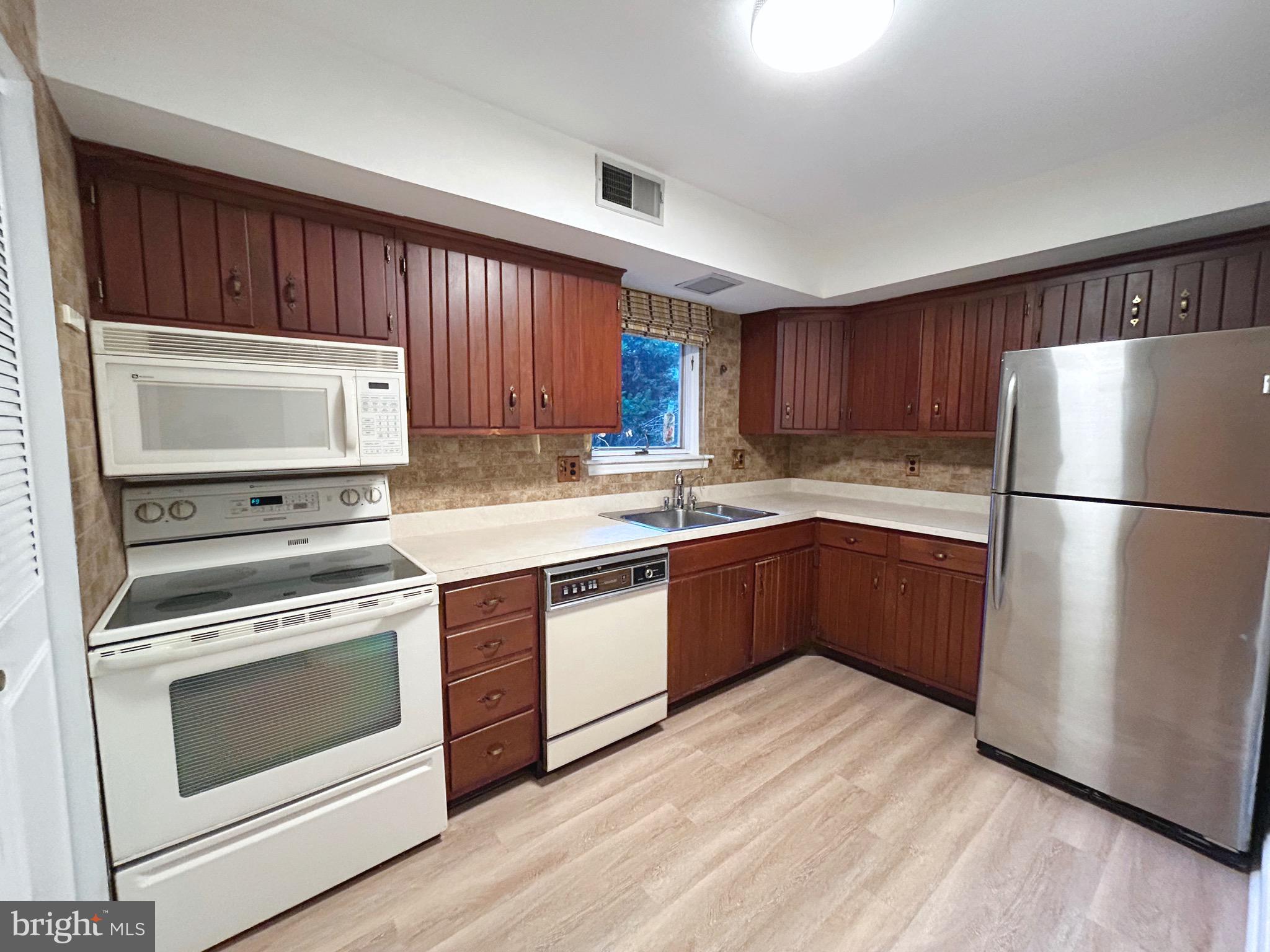 WOODMONT NORTH - Residential