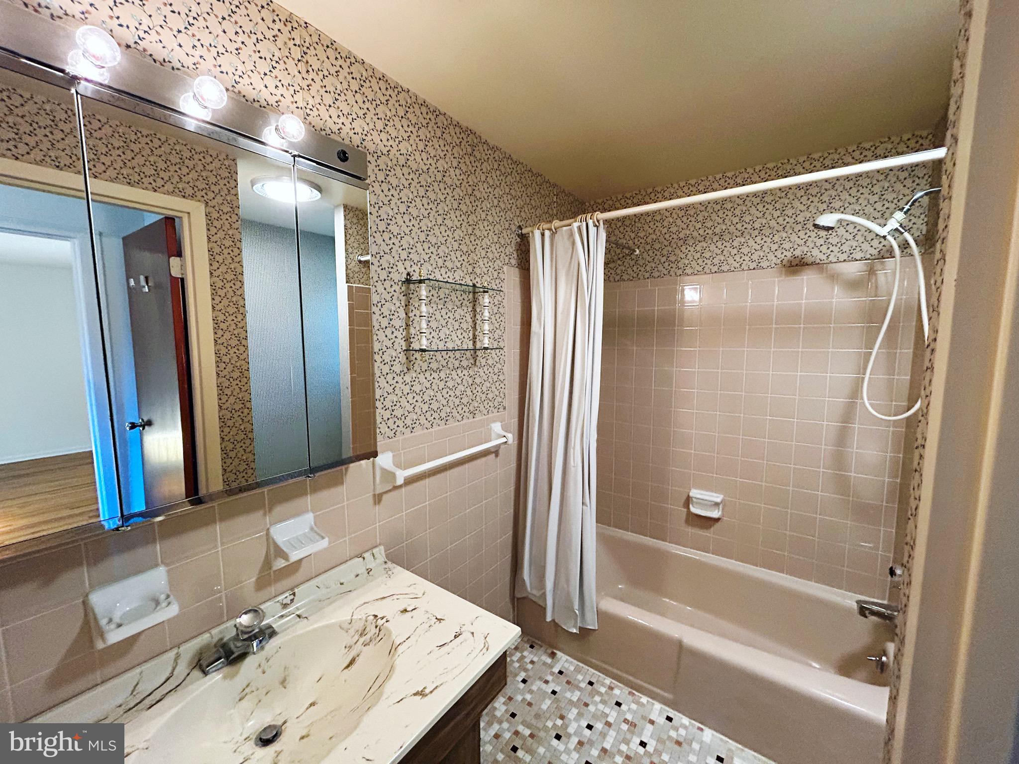 WOODMONT NORTH - Residential