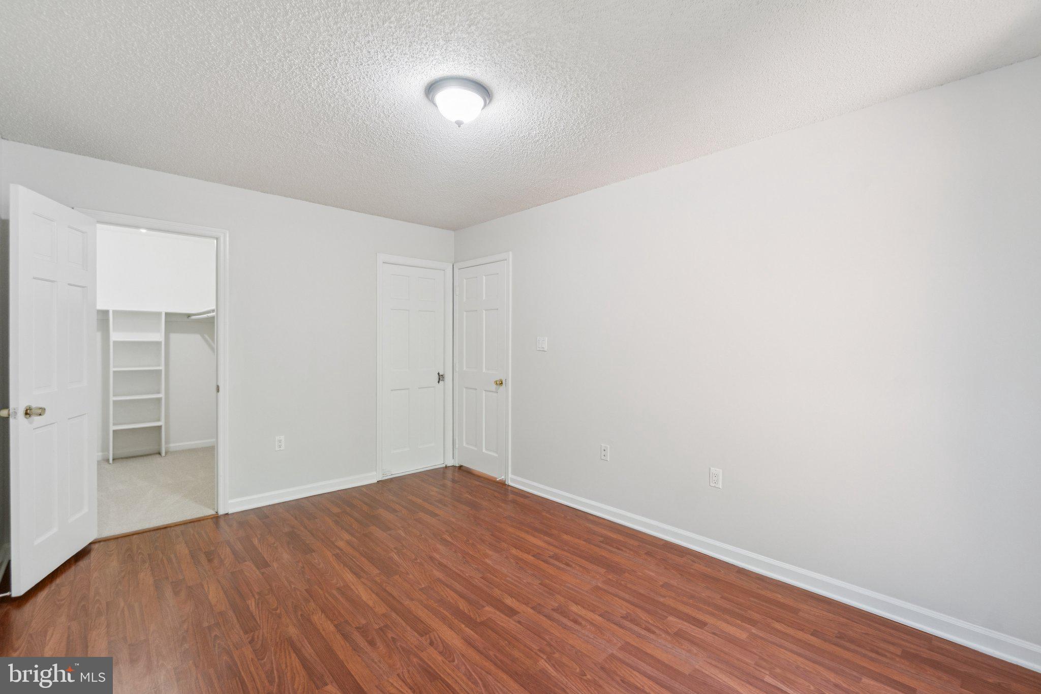 GLEN HOLLOW - Residential