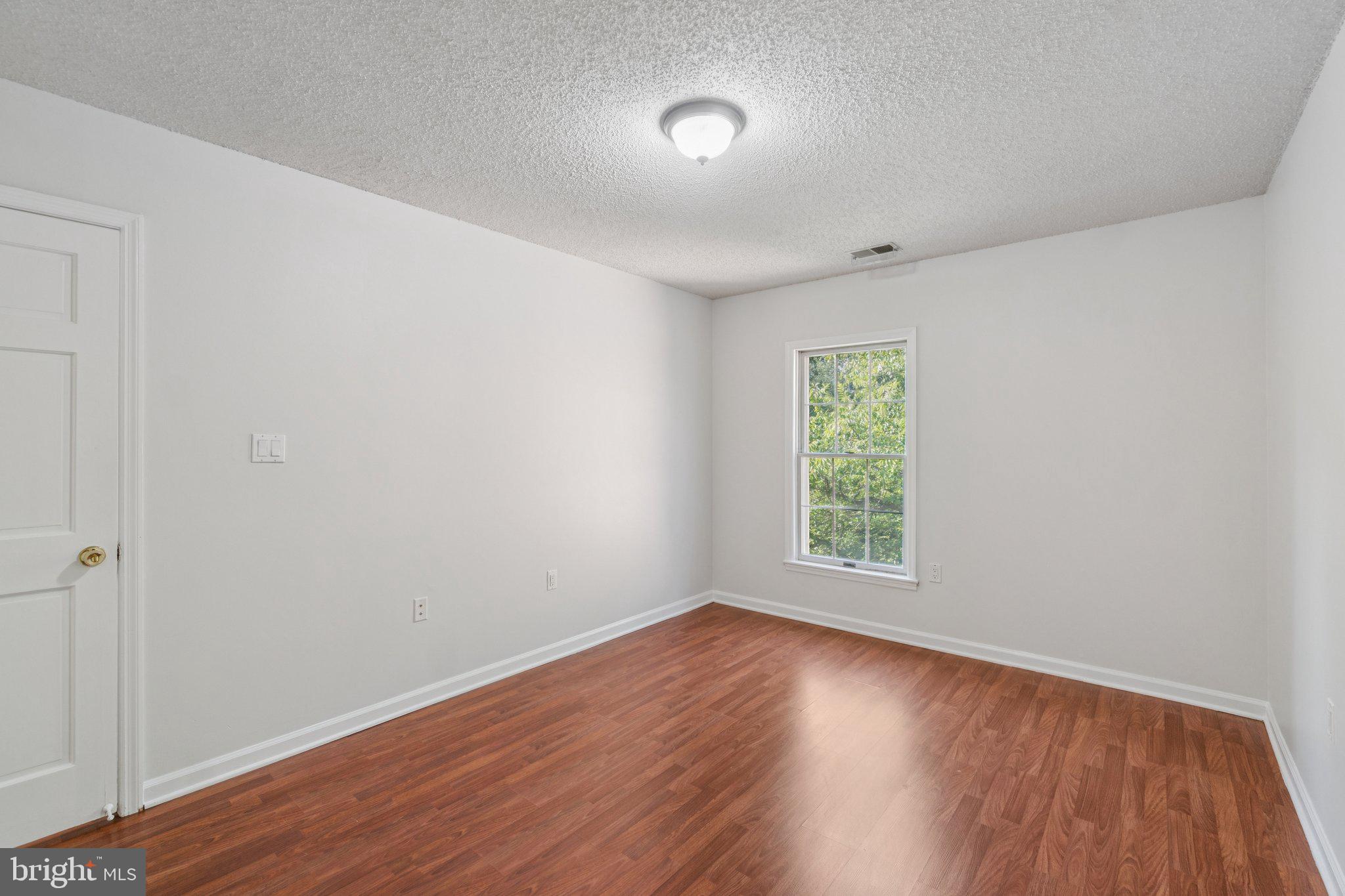 GLEN HOLLOW - Residential