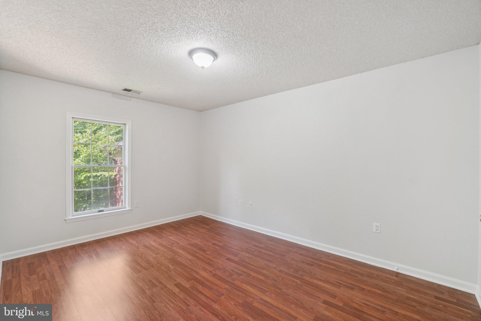 GLEN HOLLOW - Residential