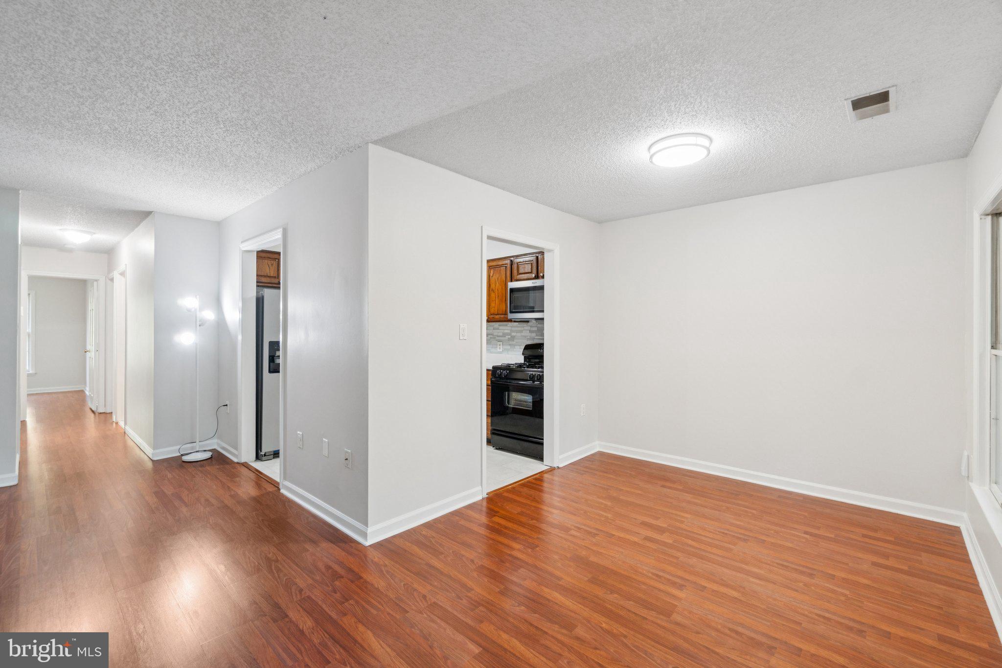 GLEN HOLLOW - Residential