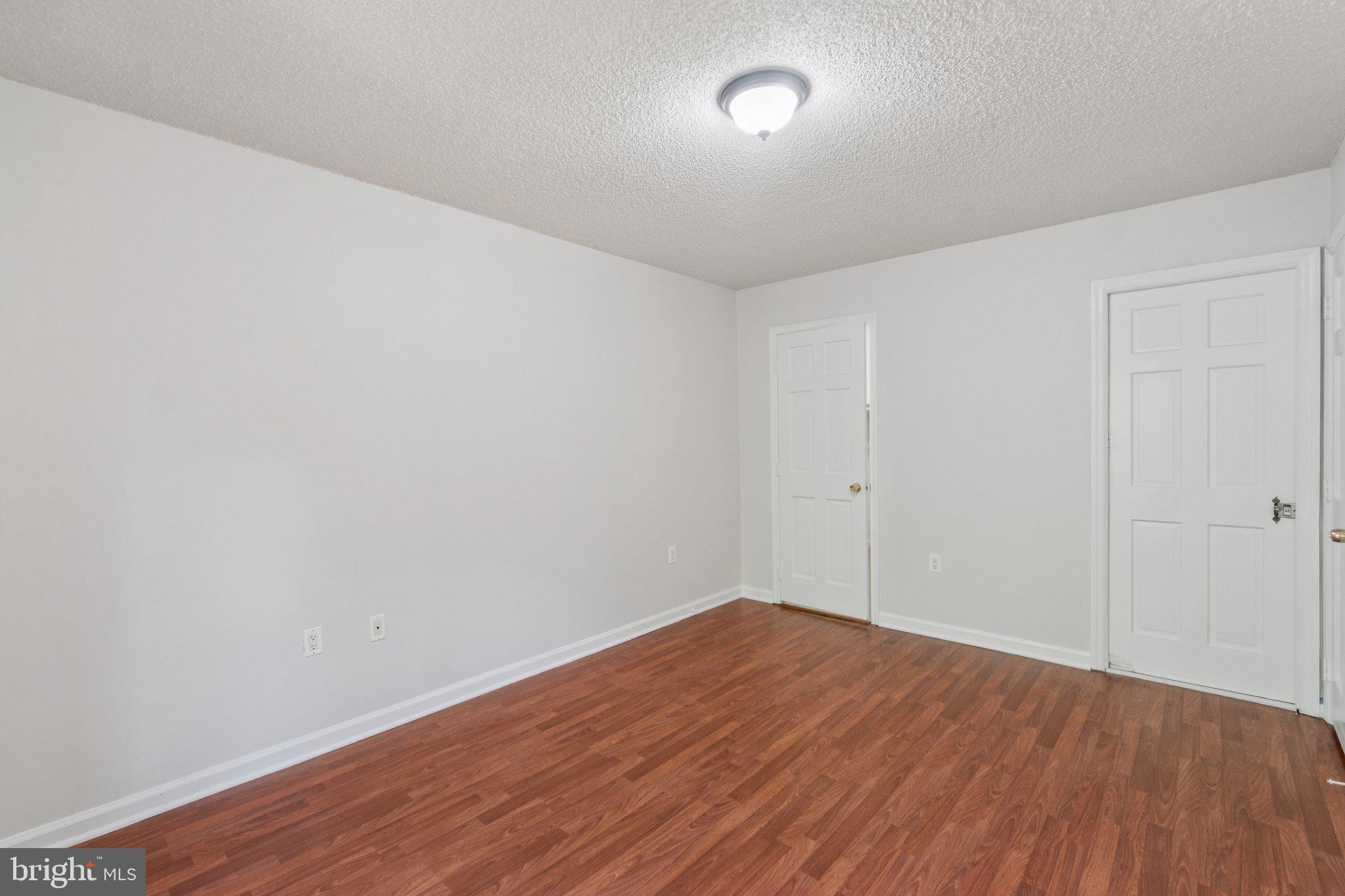 GLEN HOLLOW - Residential