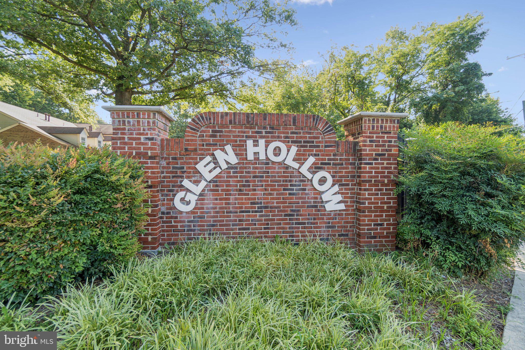 GLEN HOLLOW - Residential