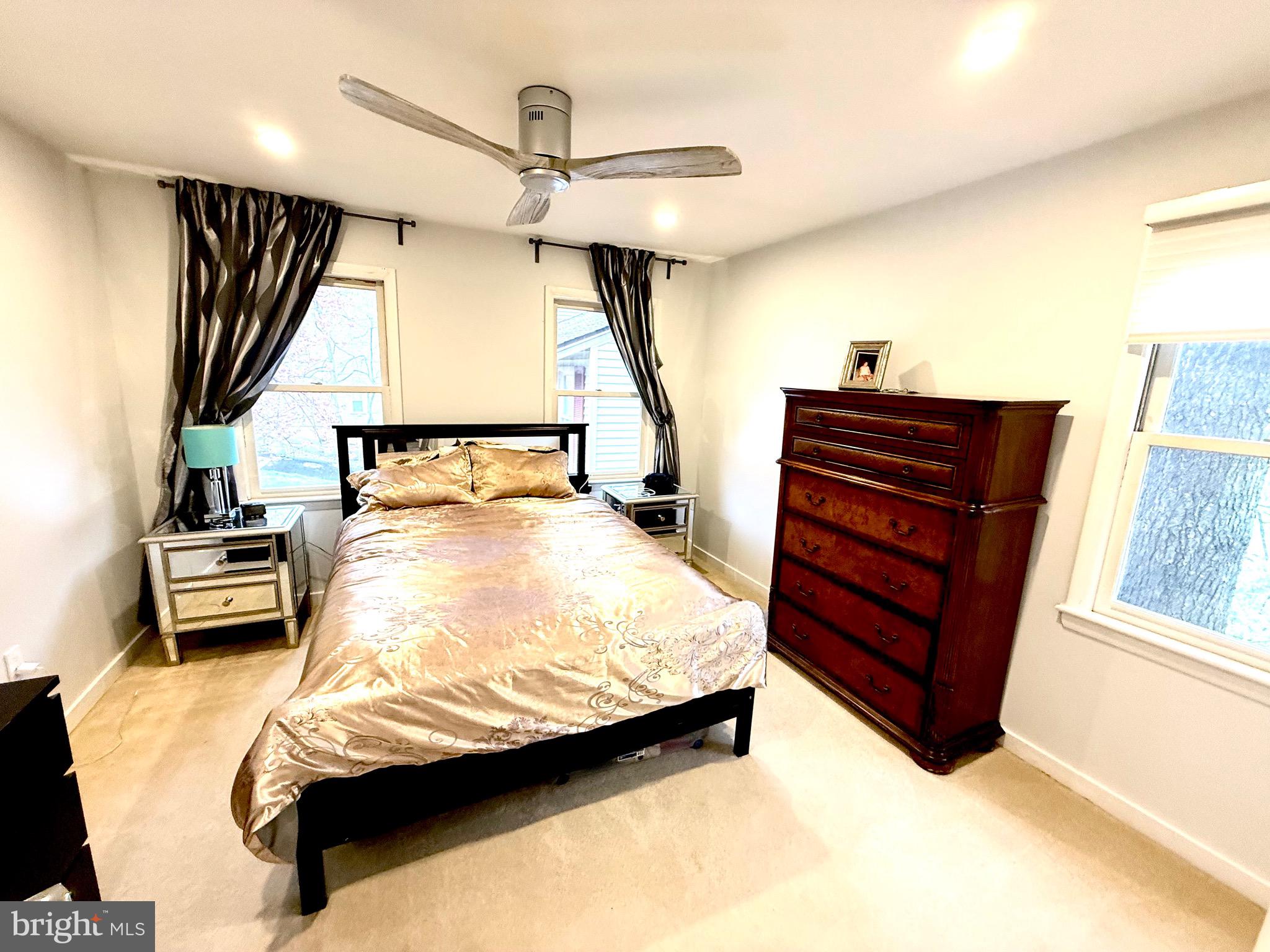 ROCKLEDGE CLUSTERS CONDO - Residential