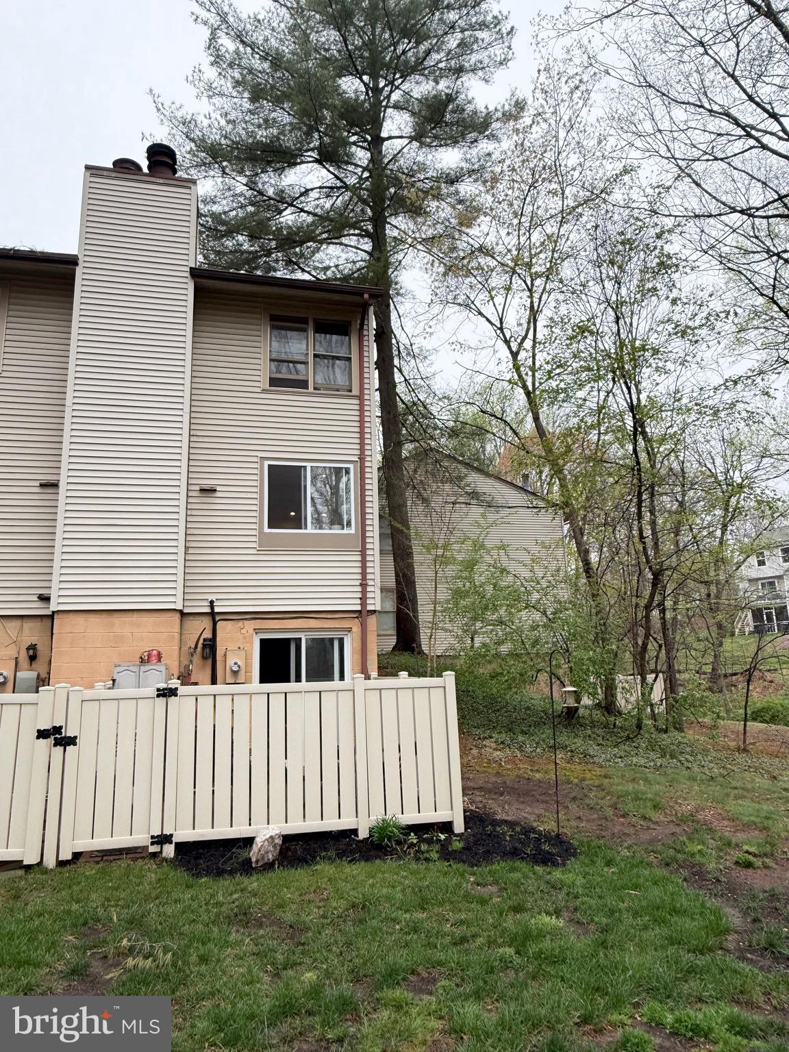 ROCKLEDGE CLUSTERS CONDO - Residential