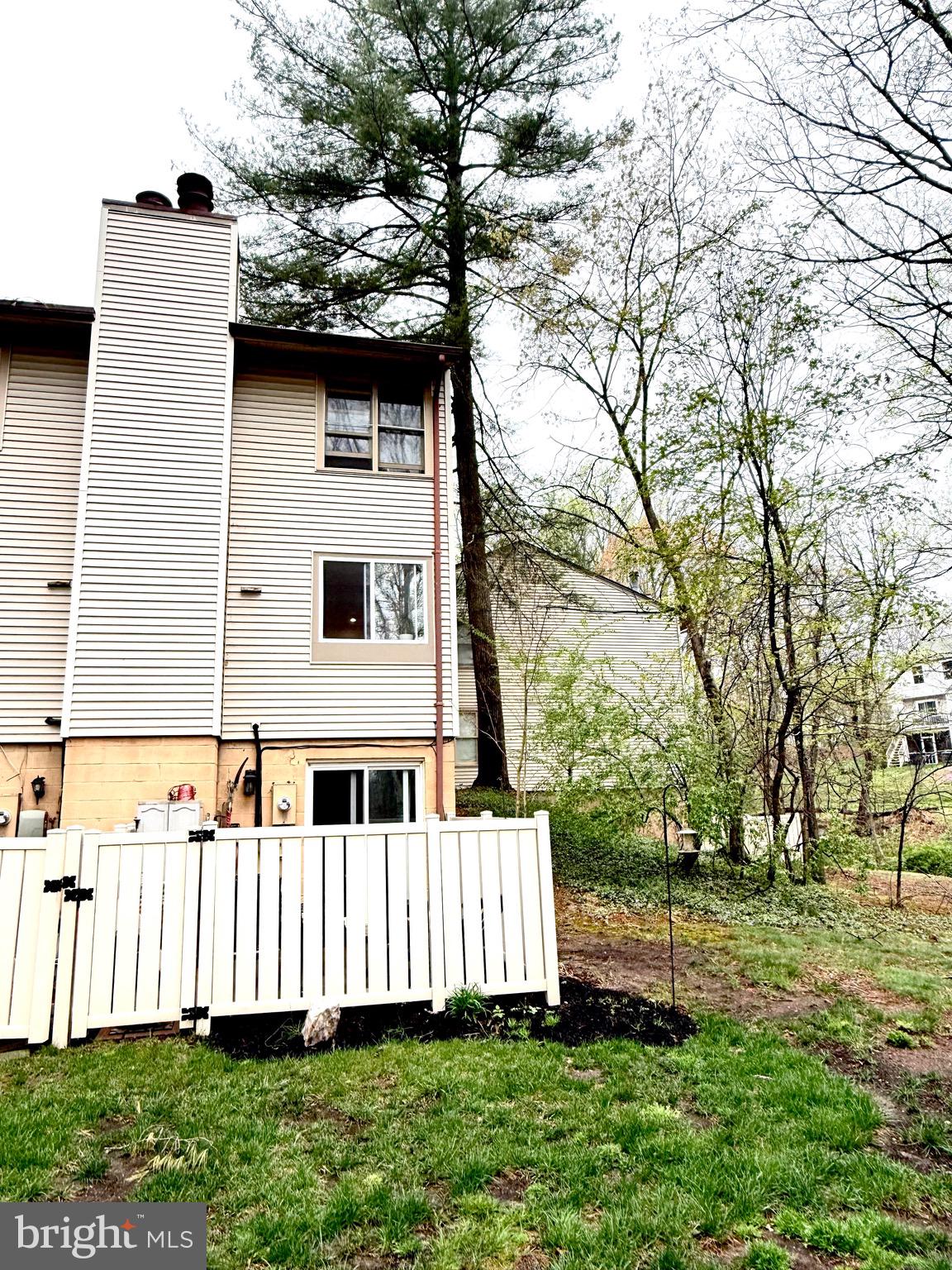 ROCKLEDGE CLUSTERS CONDO - Residential