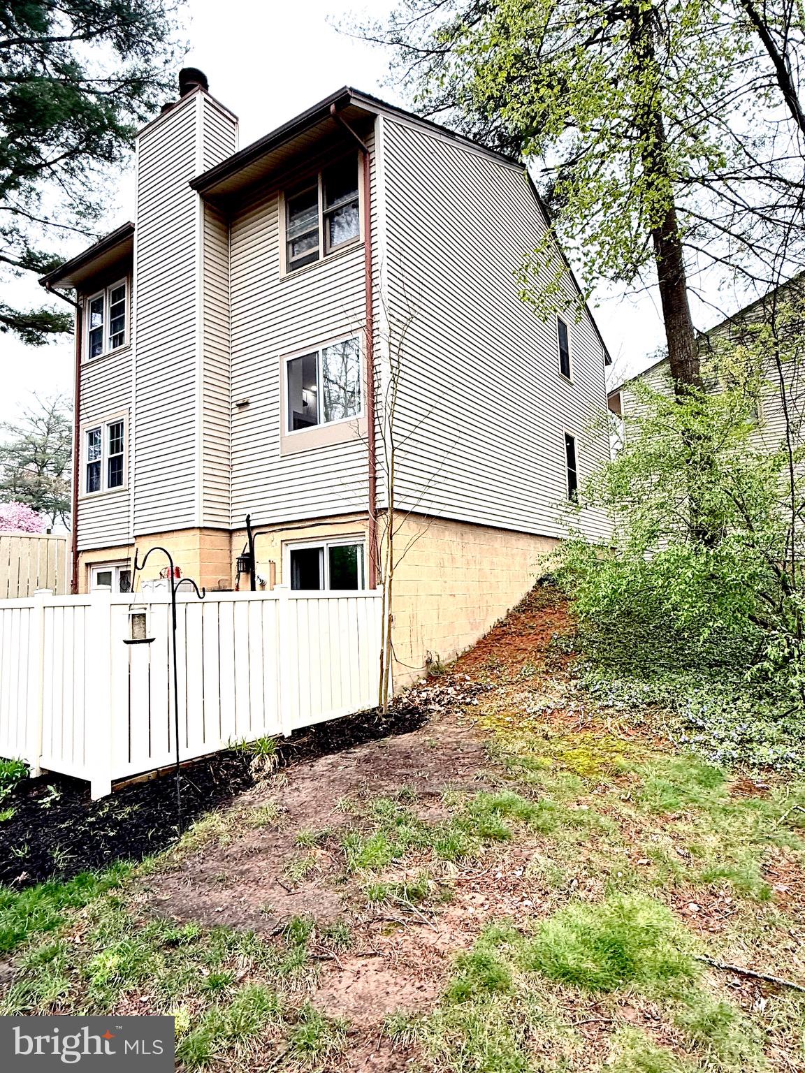 ROCKLEDGE CLUSTERS CONDO - Residential