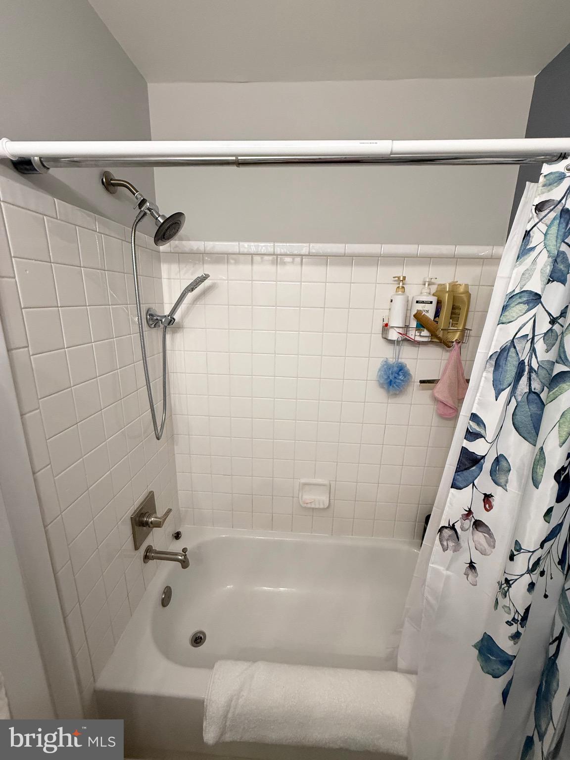 ROCKLEDGE CLUSTERS CONDO - Residential