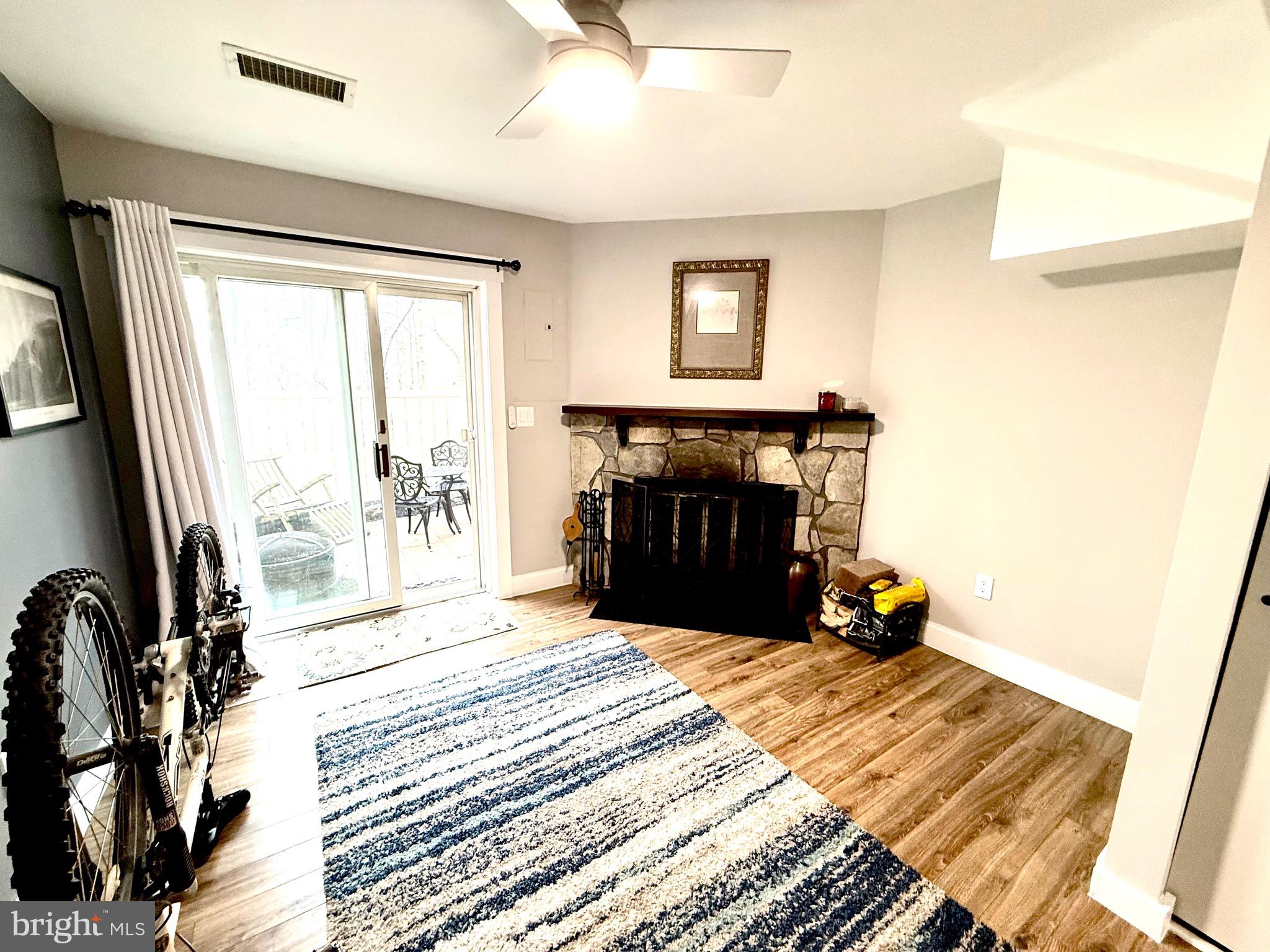 ROCKLEDGE CLUSTERS CONDO - Residential