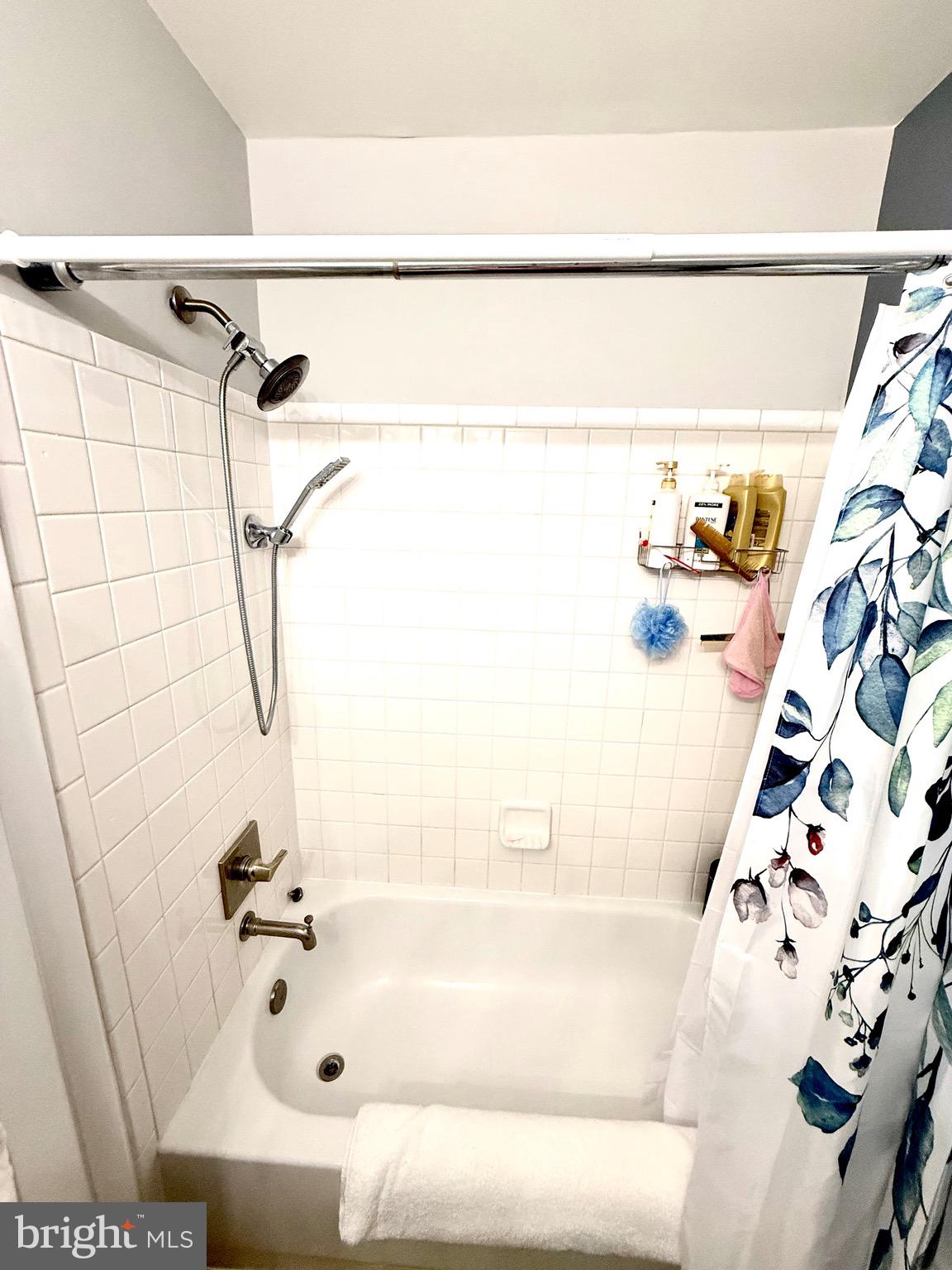 ROCKLEDGE CLUSTERS CONDO - Residential