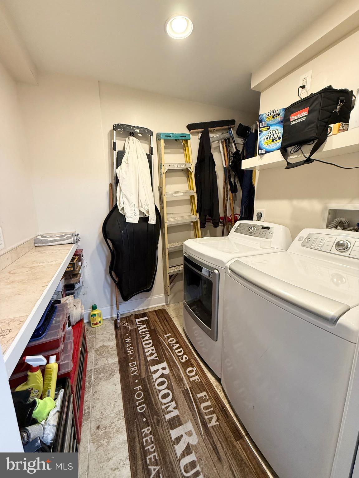 ROCKLEDGE CLUSTERS CONDO - Residential