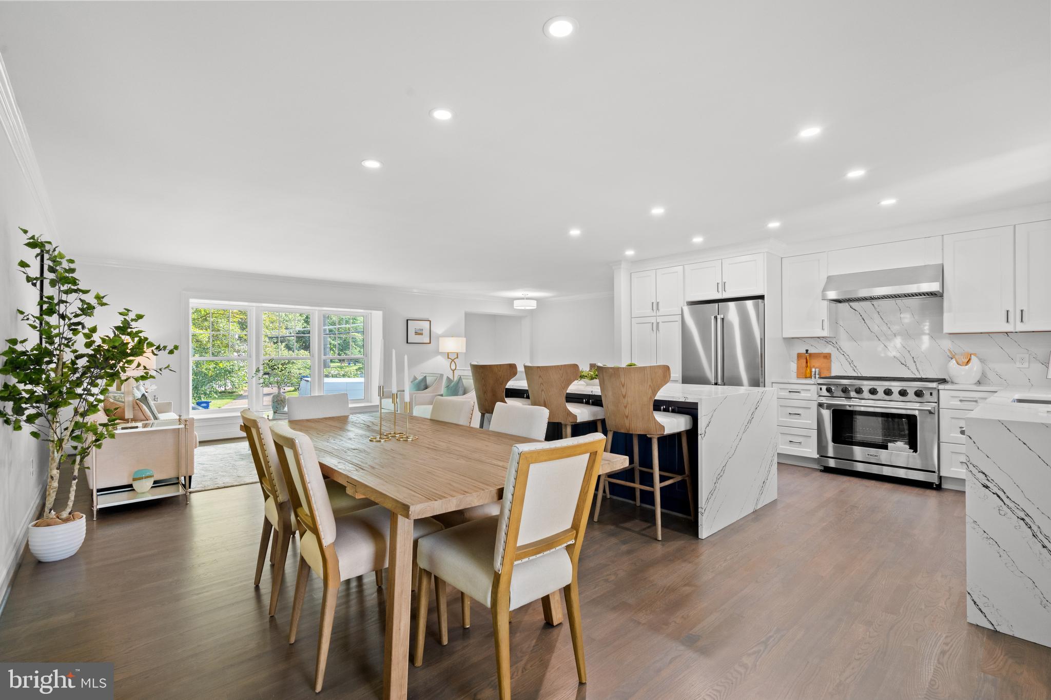 1112 NEAL DRIVE
