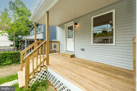 Townhouse For Sale - 265 S Mount Airy Road<br/> COATESVILLE, PA 19320