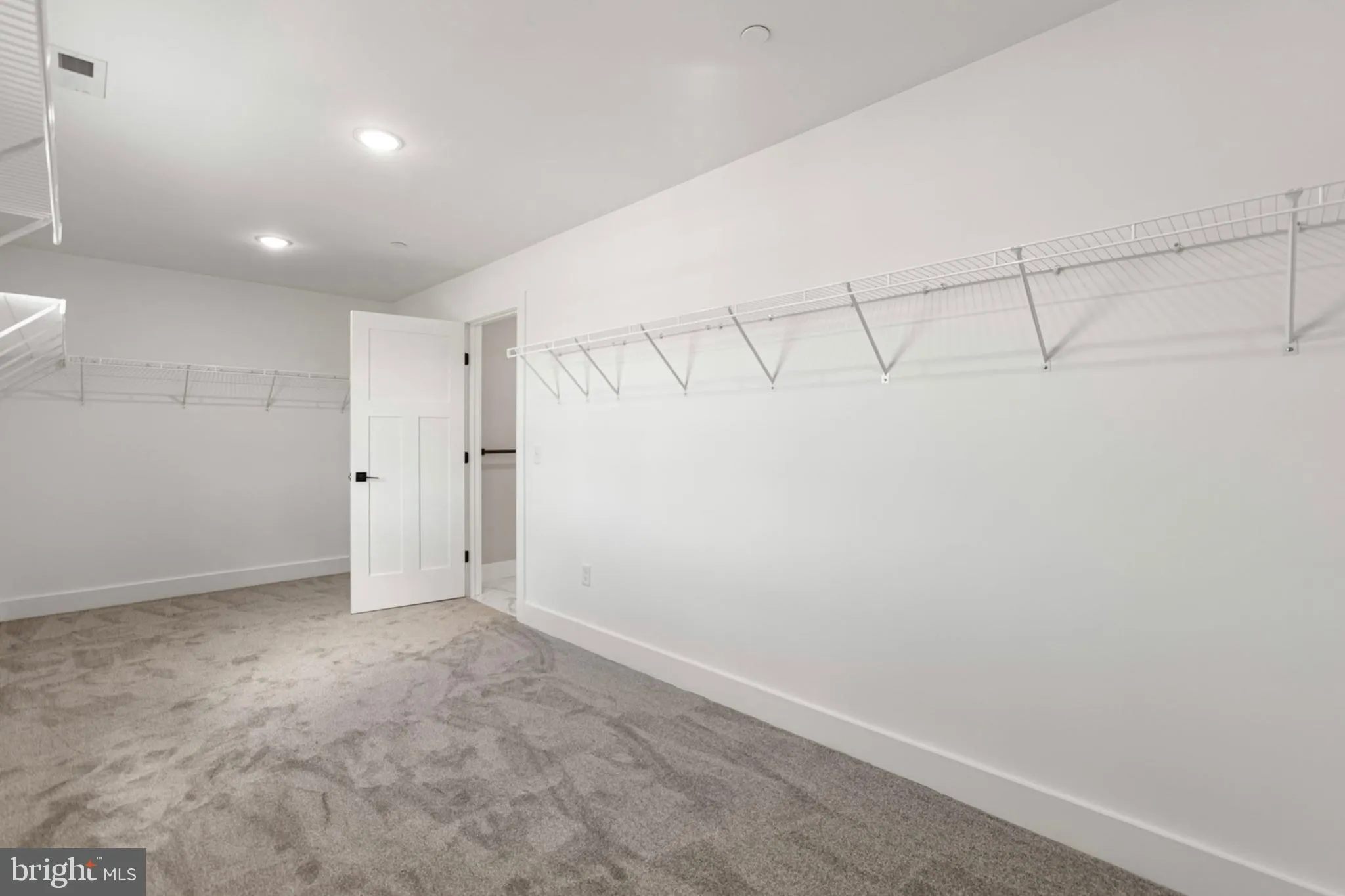 Lewes, Delaware 19958, United States, 5 Bedrooms Bedrooms, ,5 BathroomsBathrooms,Residential,Active,164180