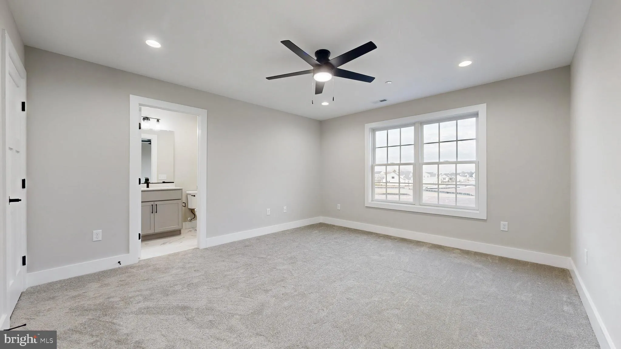 Lewes, Delaware 19958, United States, 5 Bedrooms Bedrooms, ,5 BathroomsBathrooms,Residential,Active,164180