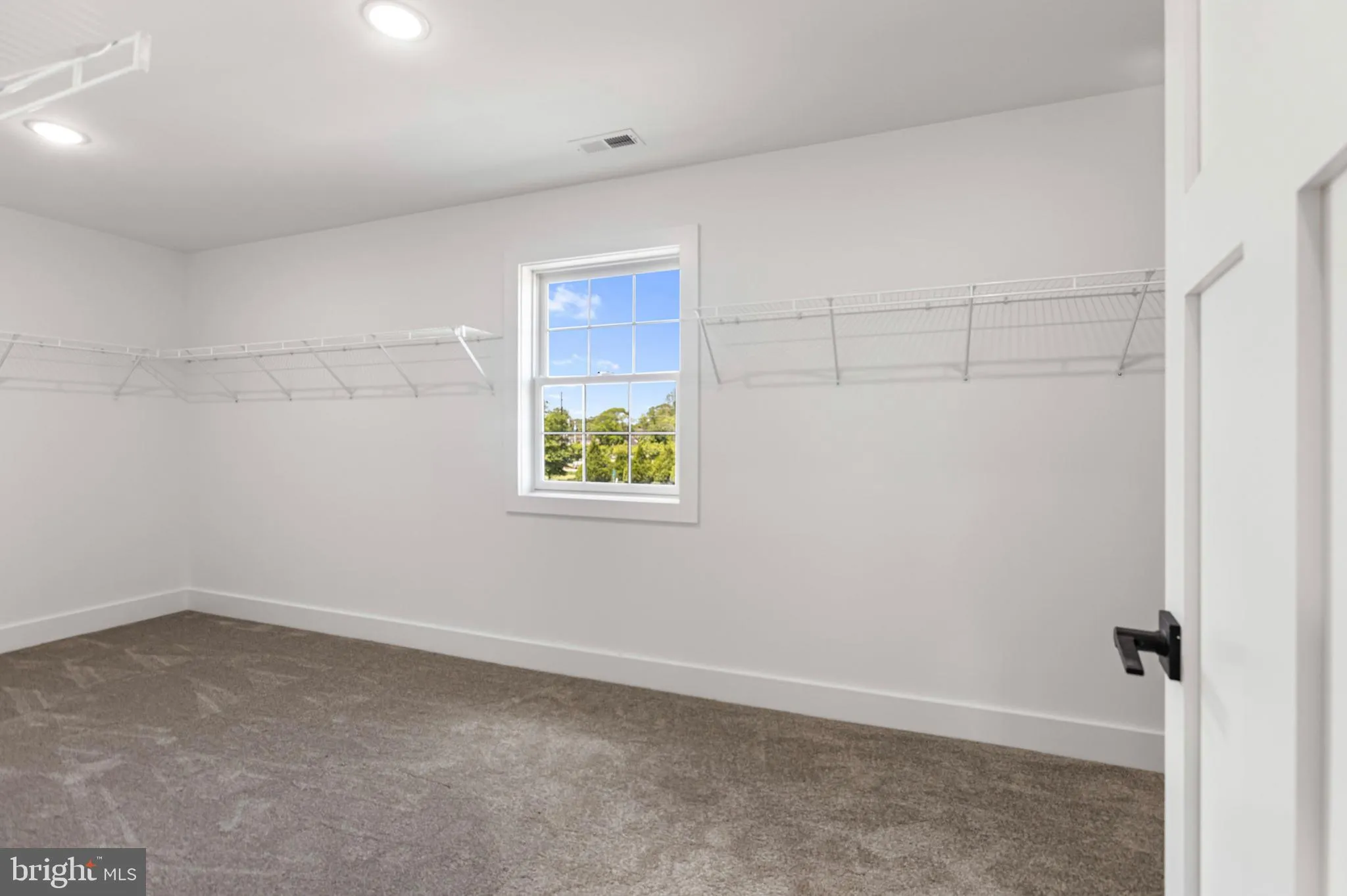 Lewes, Delaware 19958, United States, 5 Bedrooms Bedrooms, ,5 BathroomsBathrooms,Residential,Active,164180