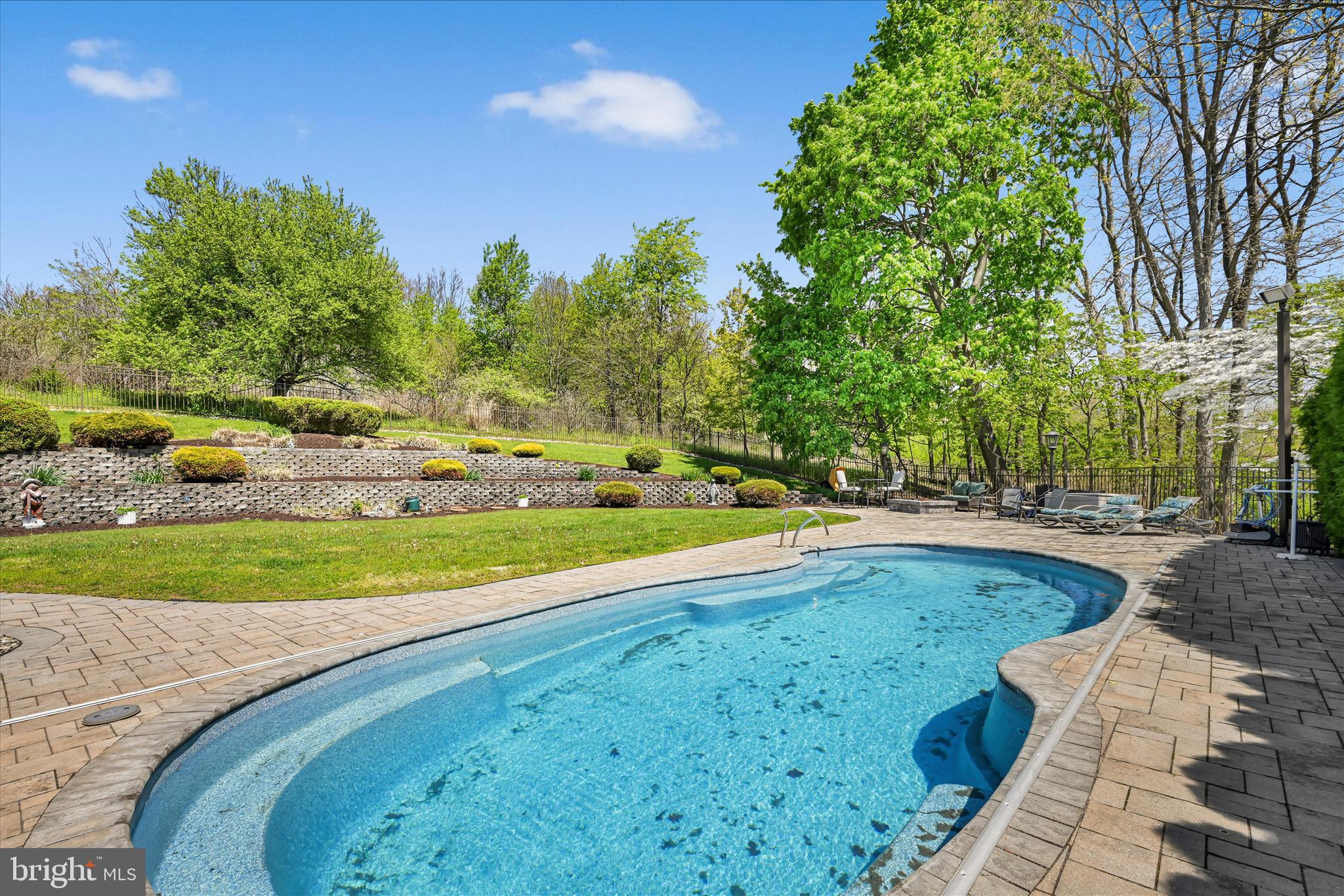 FOREST HILLS WEST - Residential