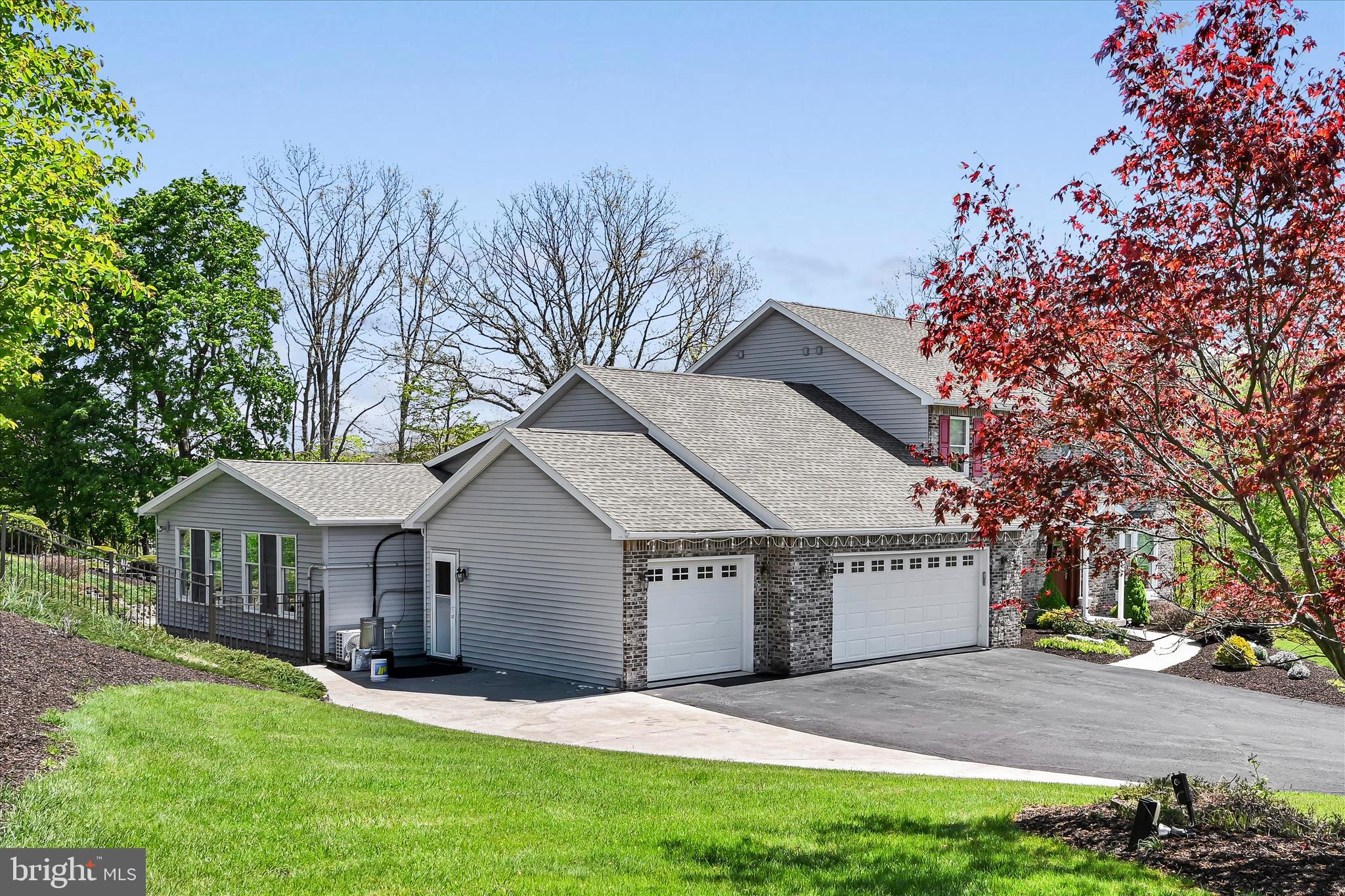 FOREST HILLS WEST - Residential