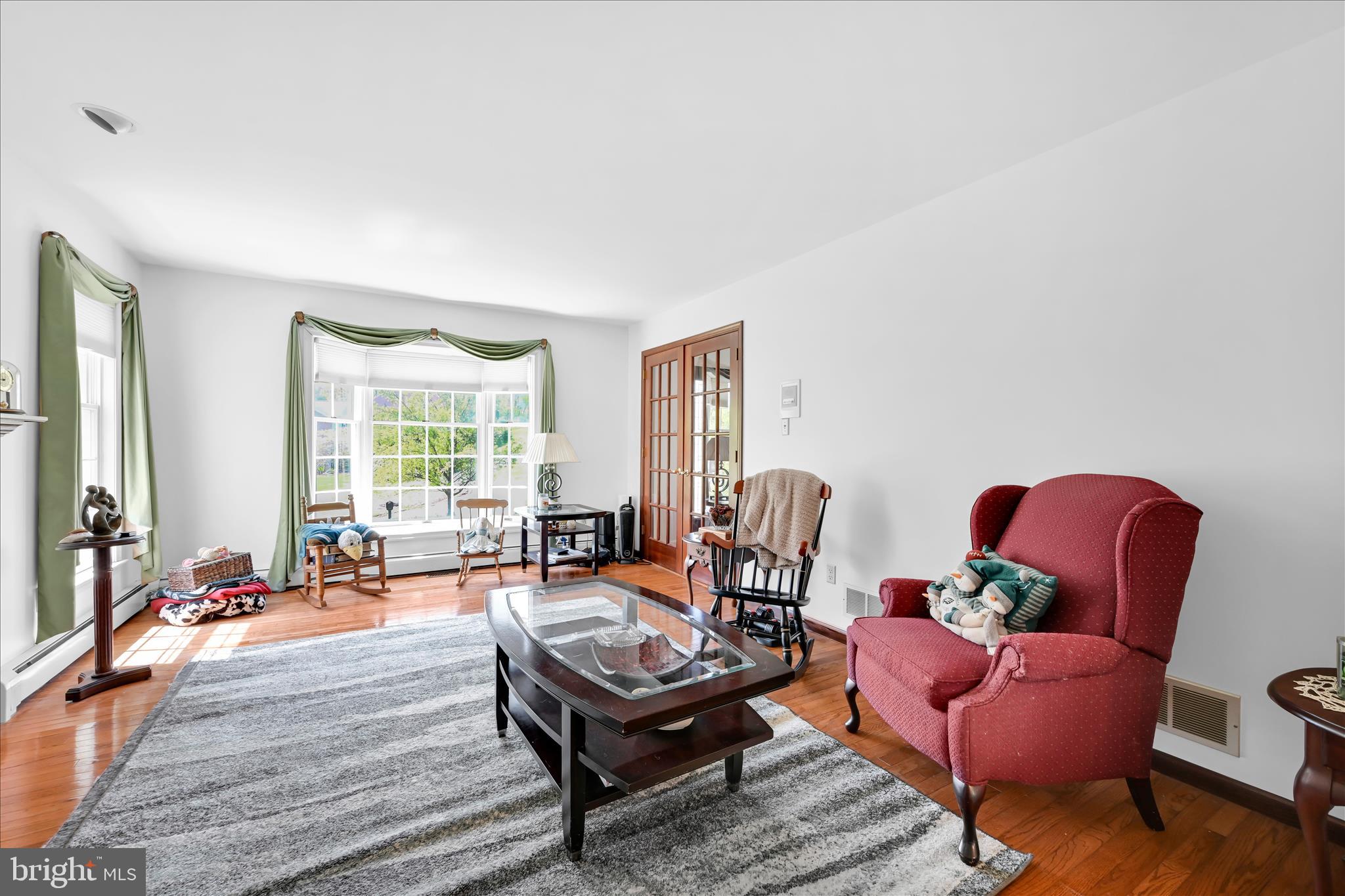 FOREST HILLS WEST - Residential