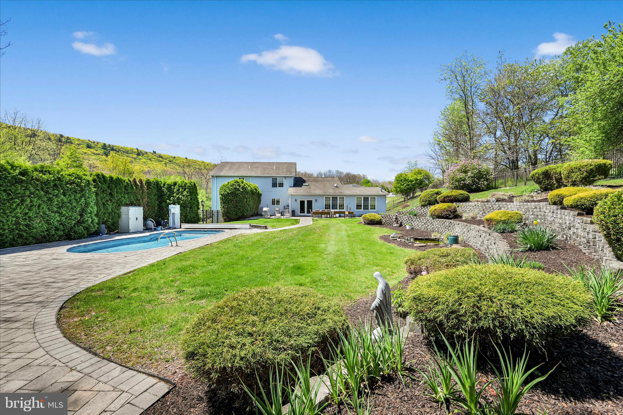 FOREST HILLS WEST - Residential
