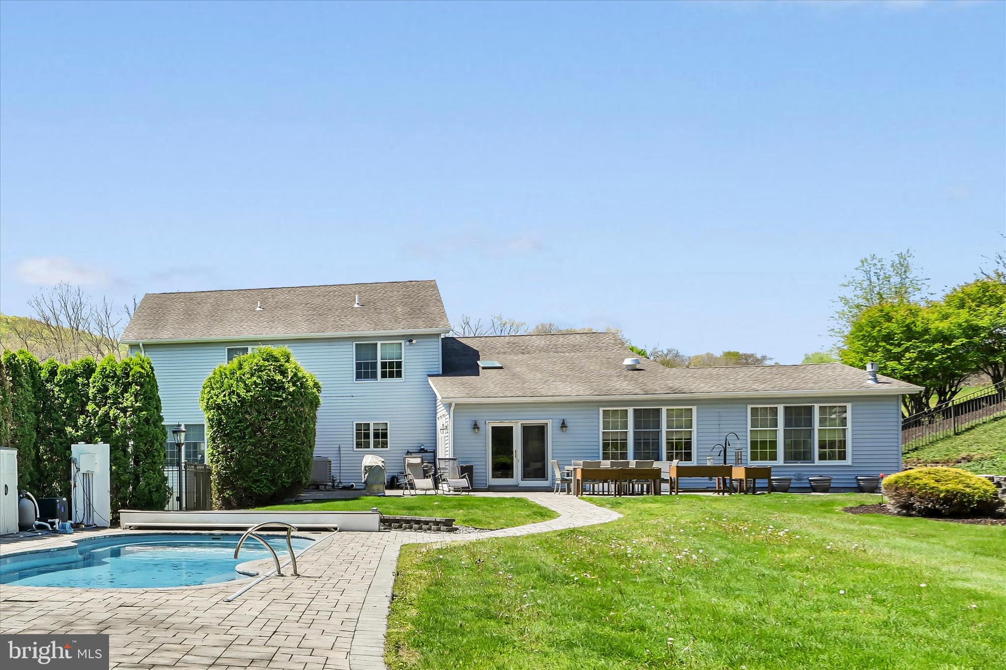 FOREST HILLS WEST - Residential
