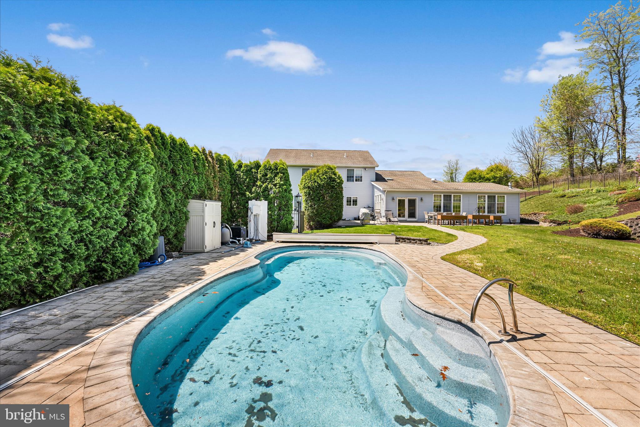 FOREST HILLS WEST - Residential