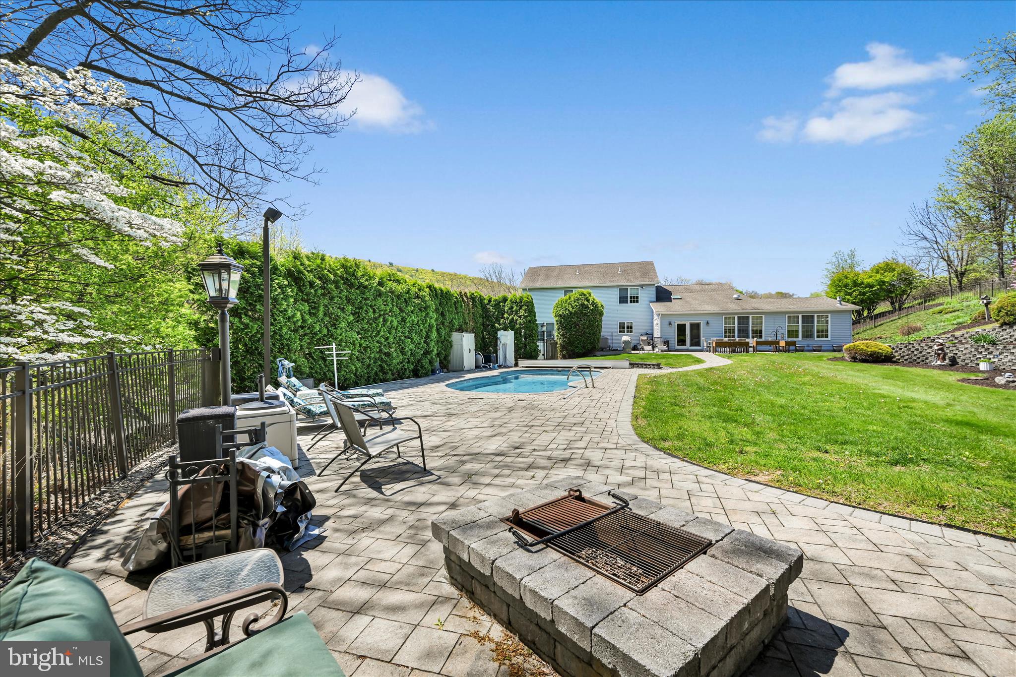 FOREST HILLS WEST - Residential