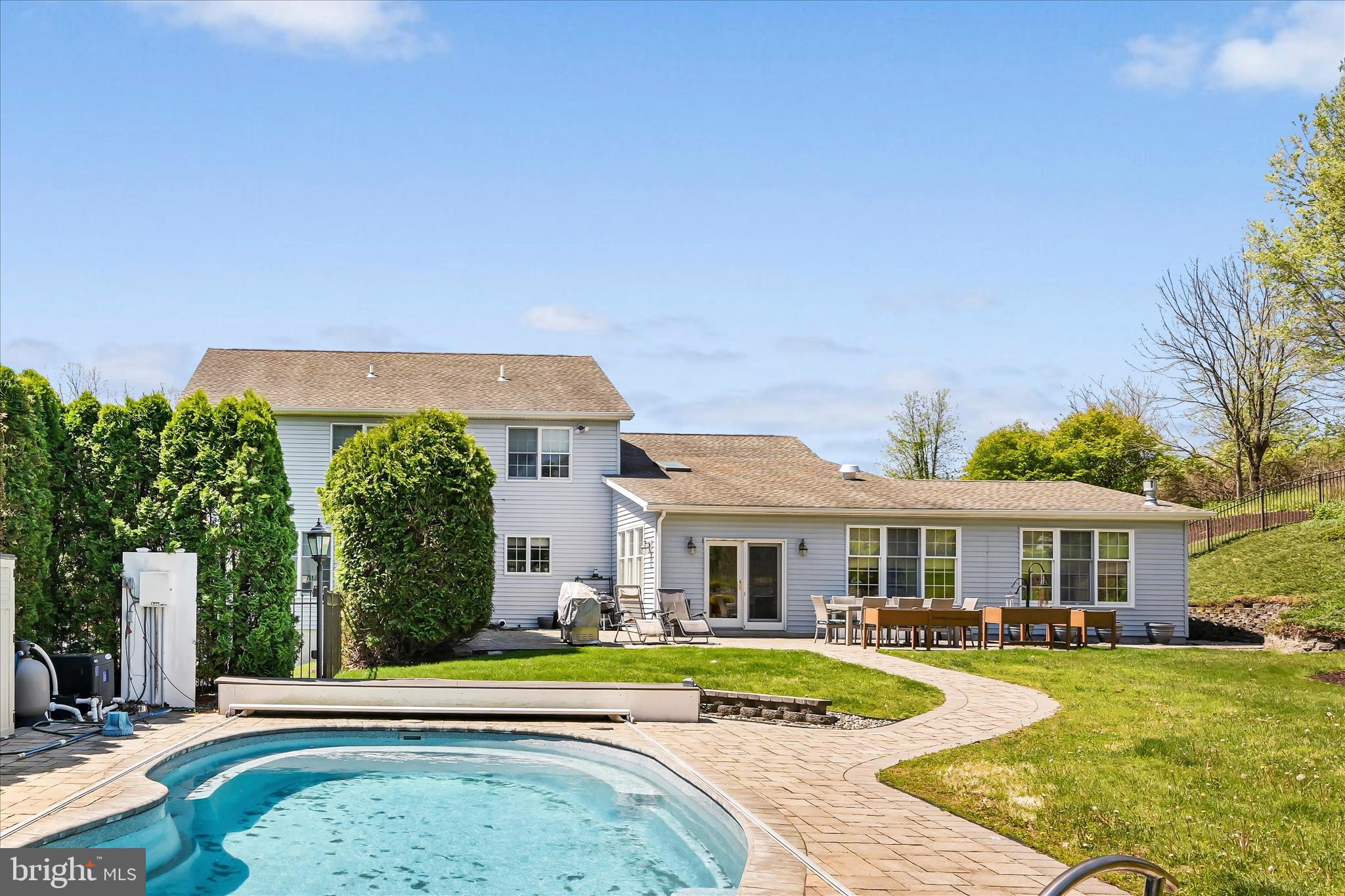 FOREST HILLS WEST - Residential