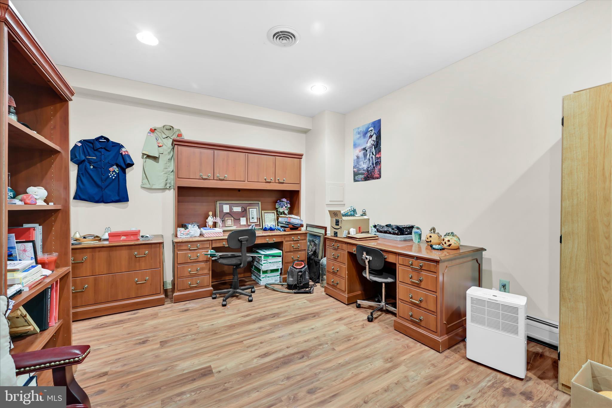 FOREST HILLS WEST - Residential