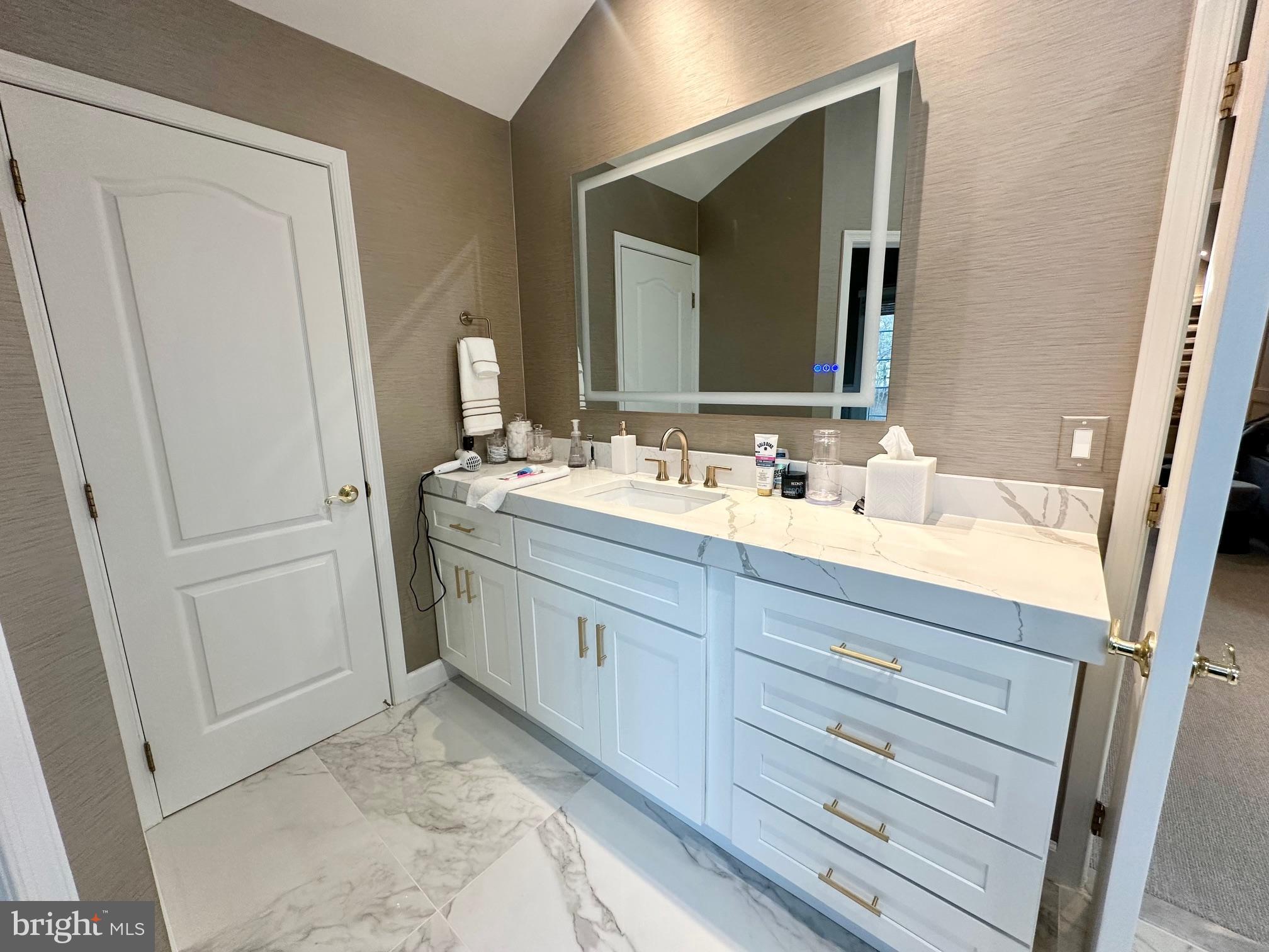 WILLOWS OF POTOMAC - Residential