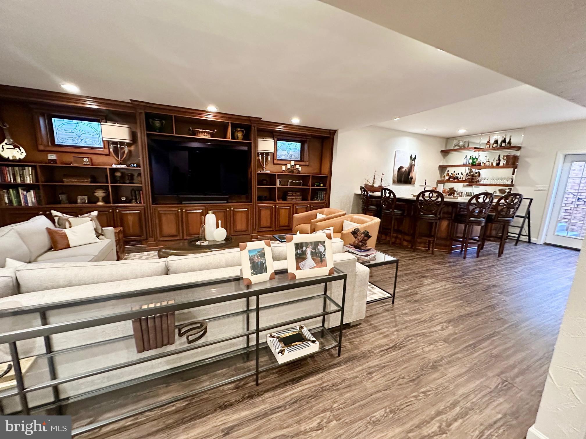 WILLOWS OF POTOMAC - Residential