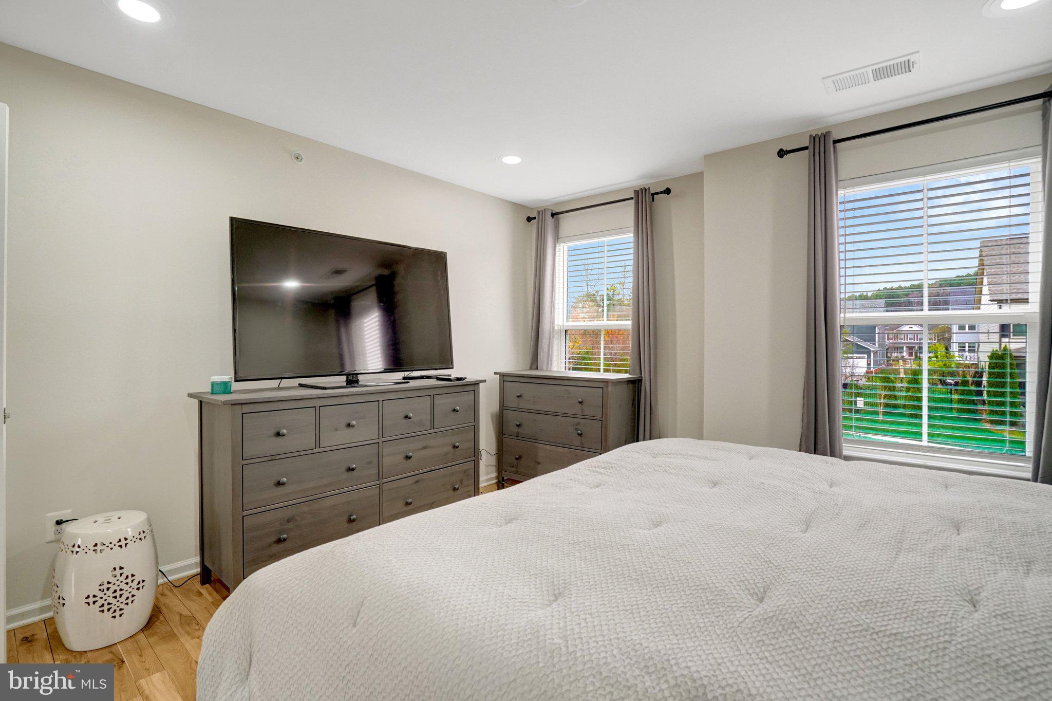 POTOMAC SHORES - Residential