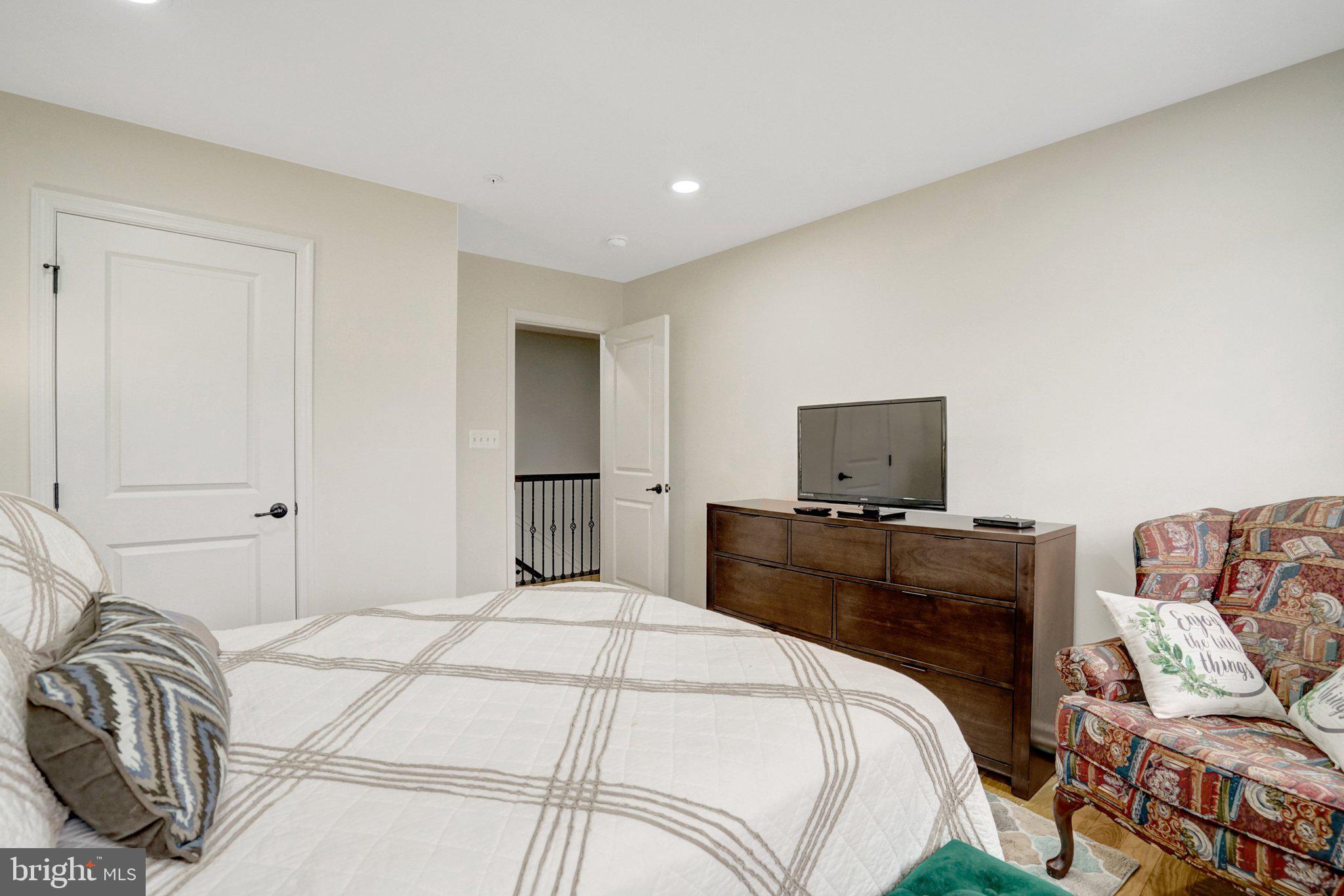 POTOMAC SHORES - Residential