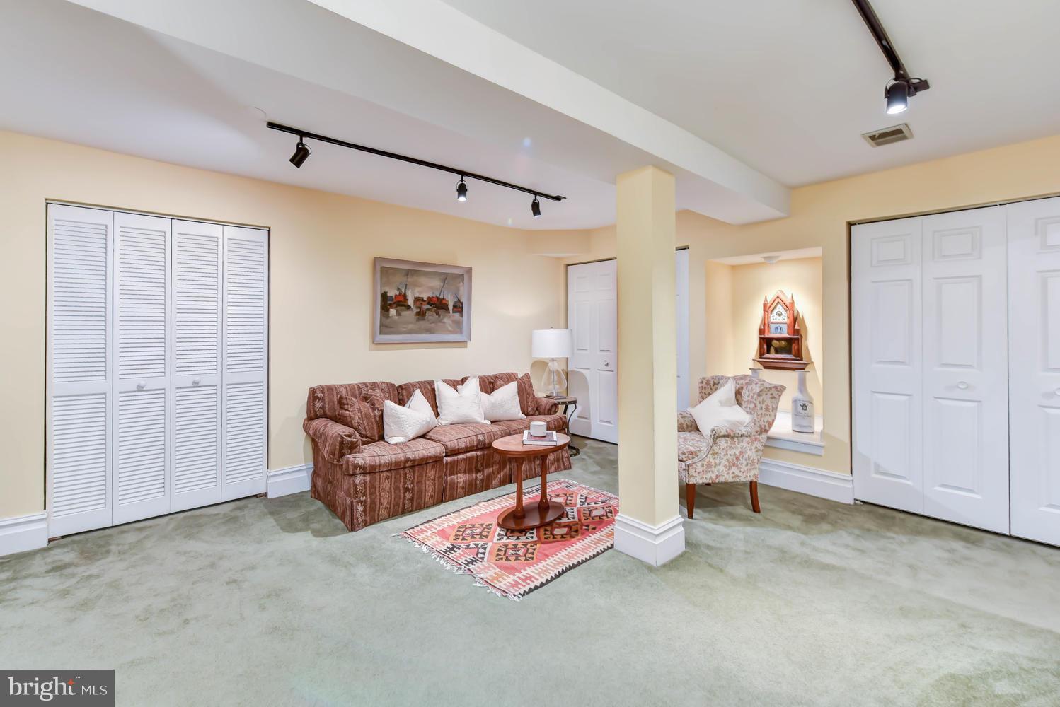 GEORGE WASHINGTON PARK - Residential