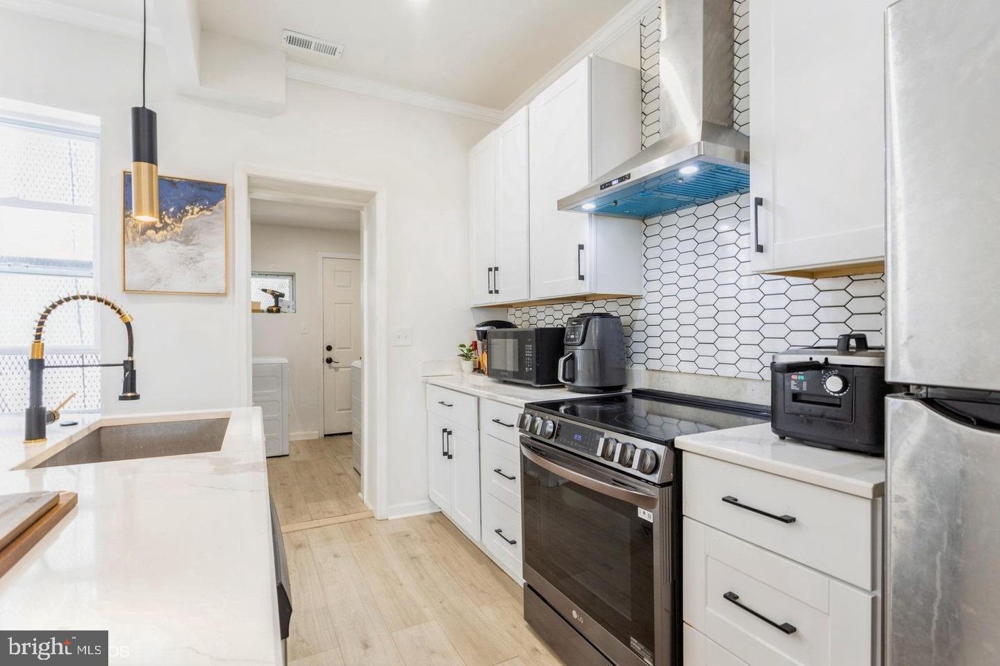 PEN LUCY - Residential Lease
