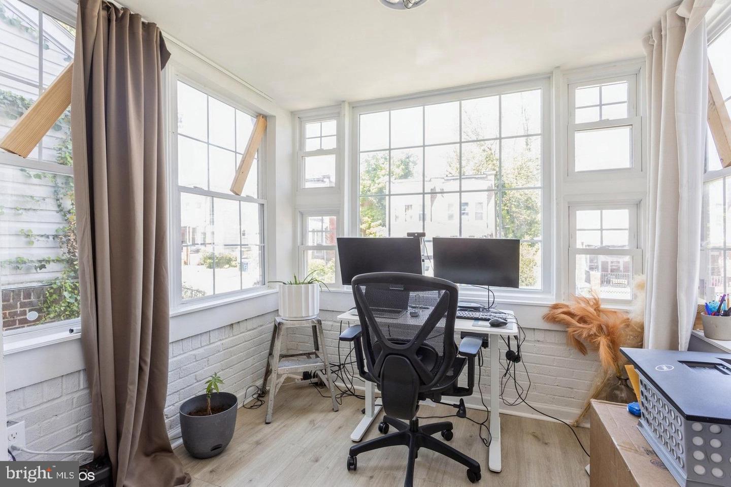 PEN LUCY - Residential Lease