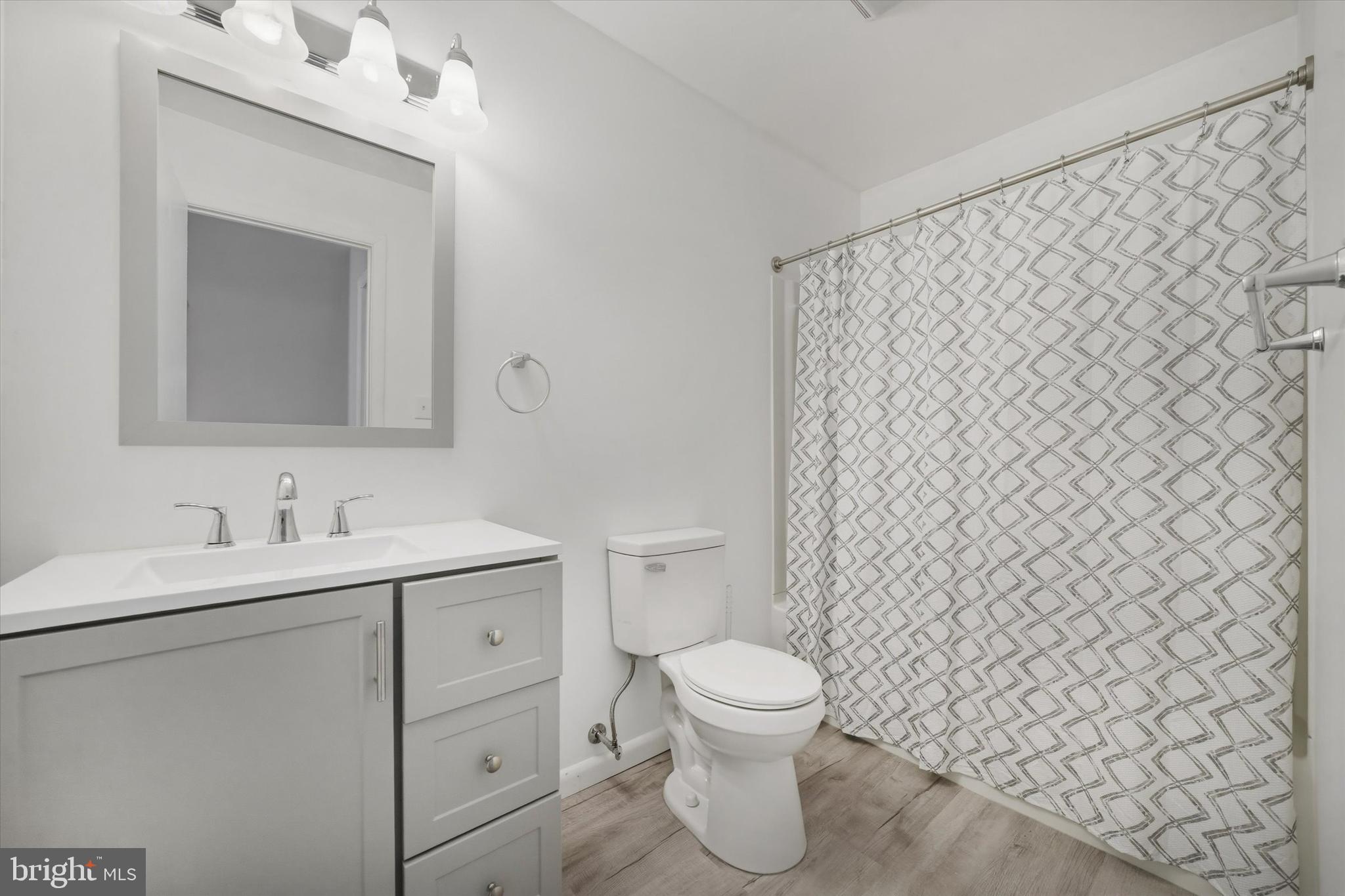 WHISPERING PINES - Residential