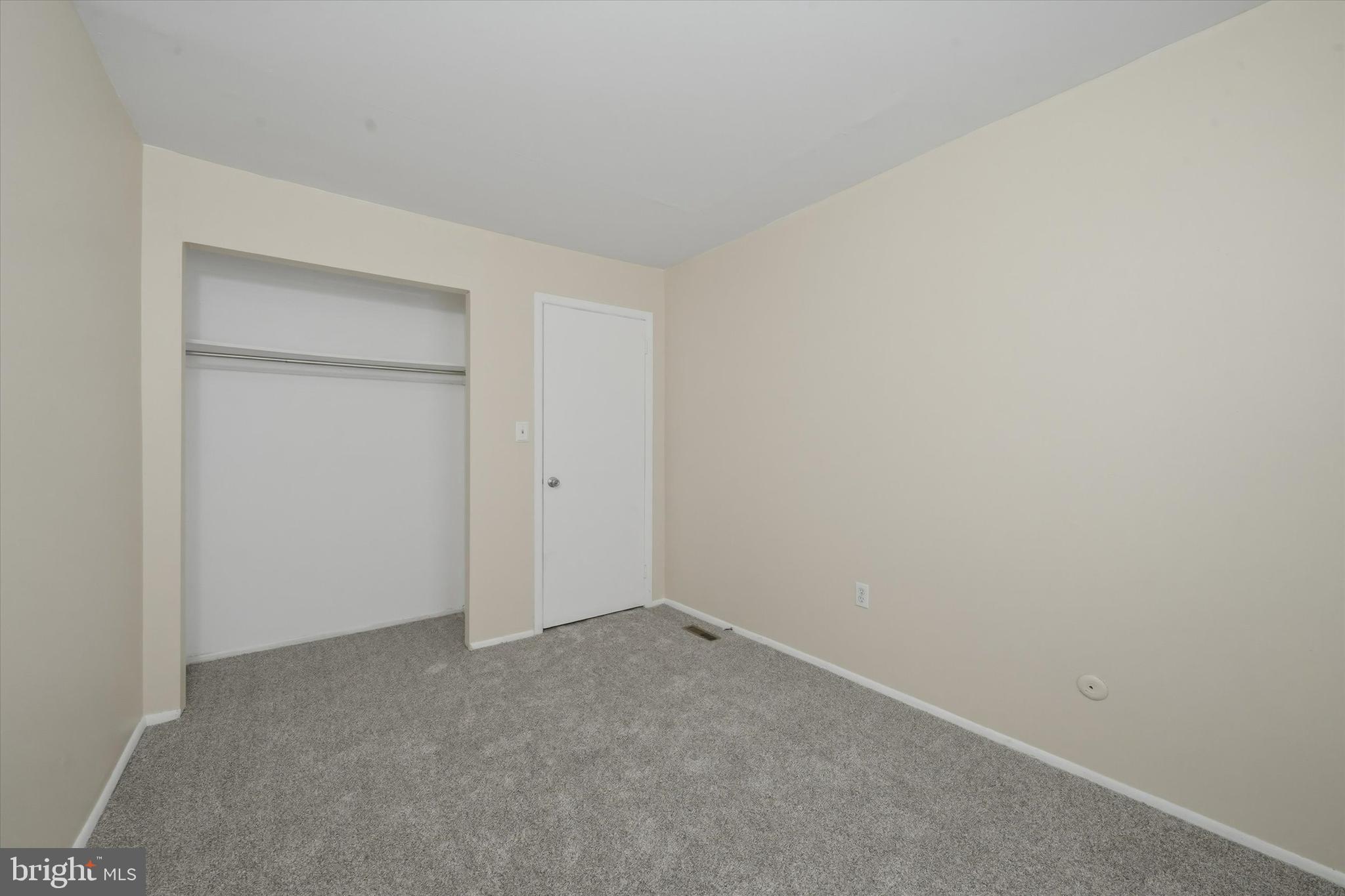 WHISPERING PINES - Residential