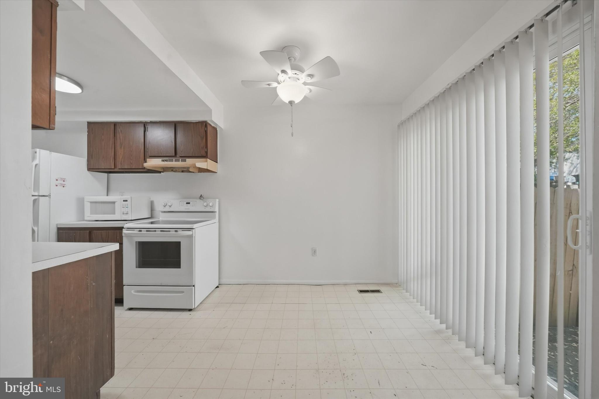 WHISPERING PINES - Residential