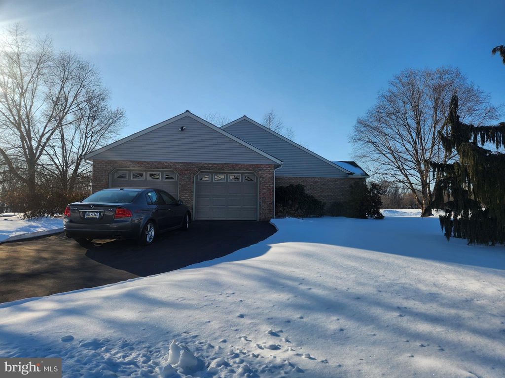 Photo of 33 Tara Drive, LITITZ, PA 17543 (MLS # PALA2083612)